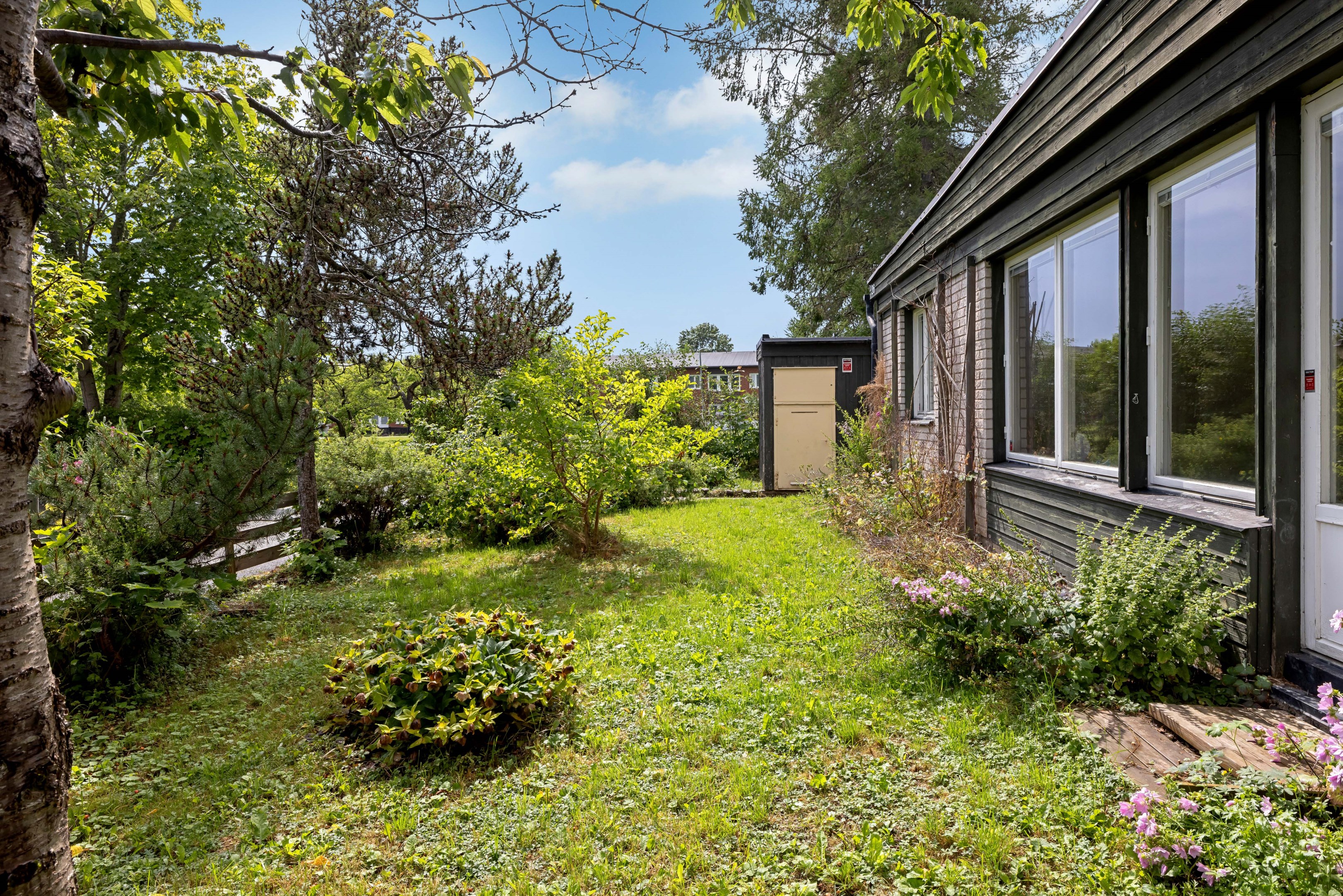 Bostadsbild från Jordgubbsgatan 26, Såld i Årsta, Uppsala