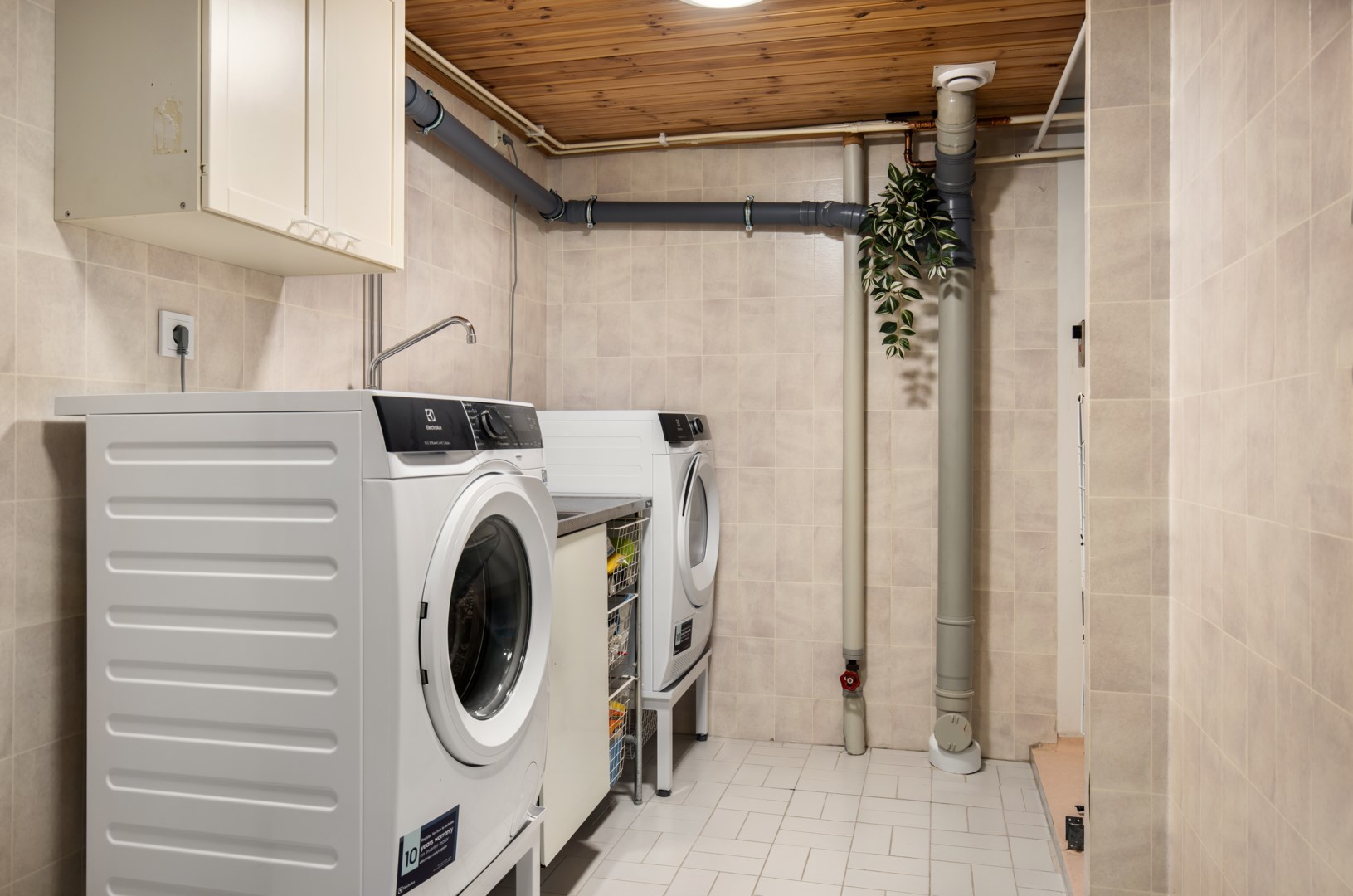 Bostadsbild från Knalleborgsvägen 5D, Såld i Ekerö, Ekerö