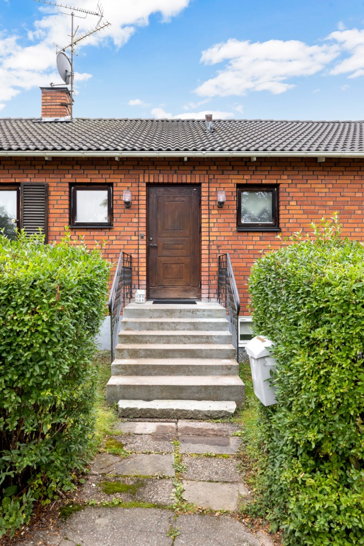 Bostadsbild från Roskarlsvägen 1, Till salu i Sunnersta, Uppsala