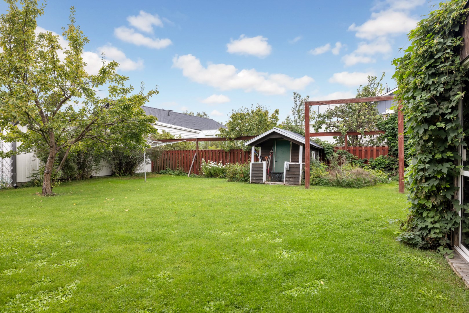 Bostadsbild från Roskarlsvägen 1, Till salu i Sunnersta, Uppsala