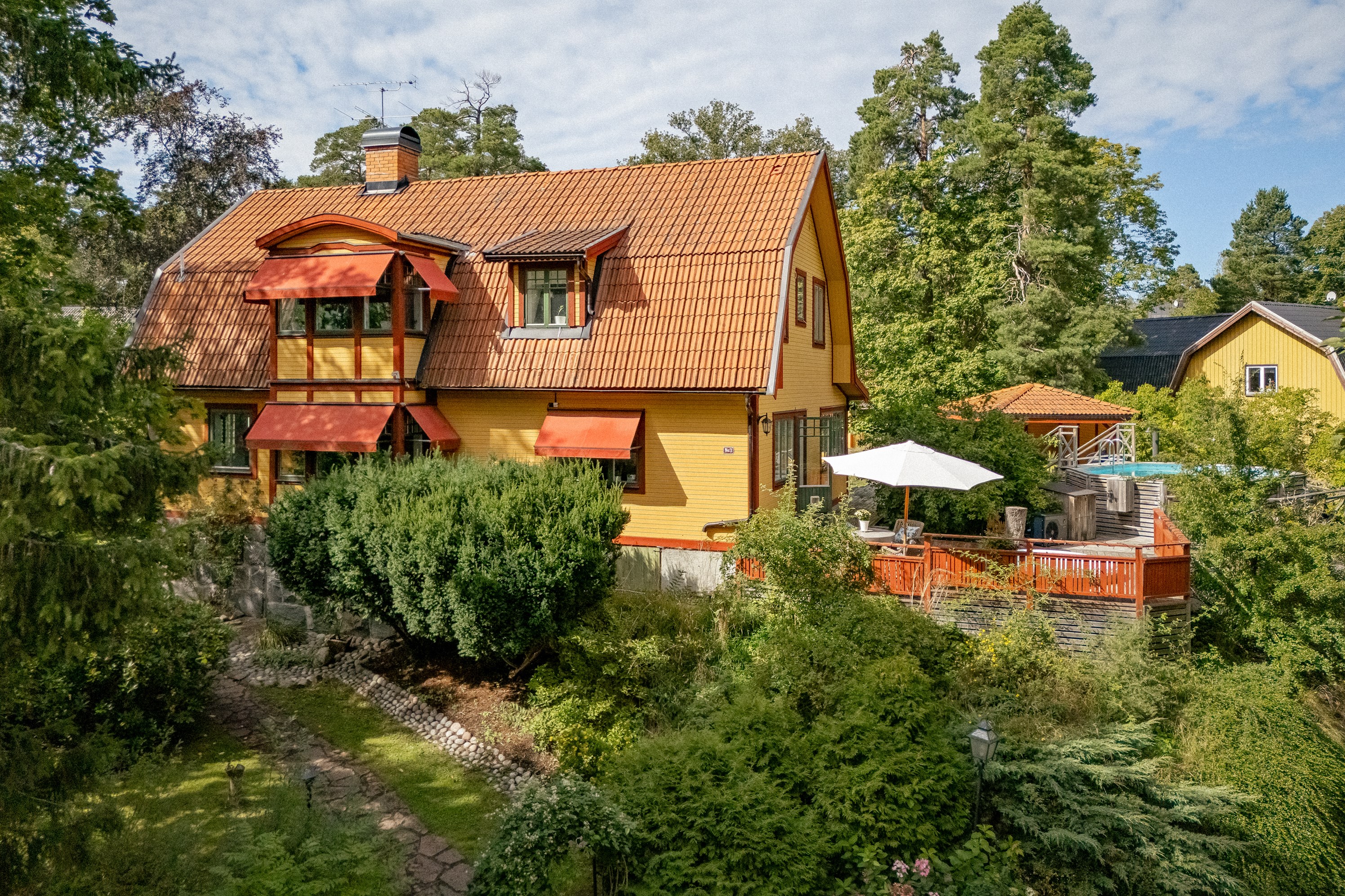 Bostadsbild från Drottningvägen 3, Till salu i Kummelnäs, Nacka