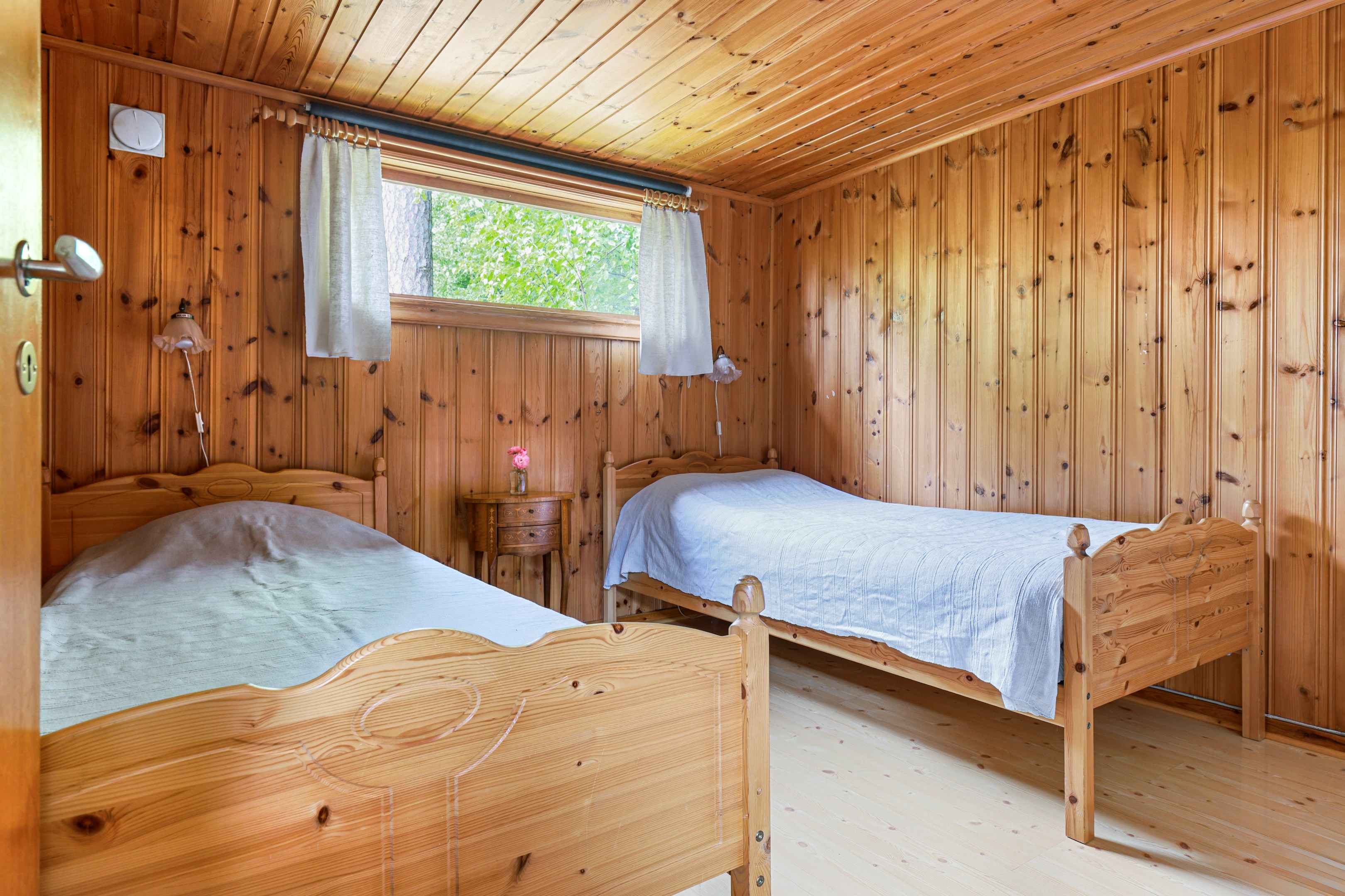 Bostadsbild från Bjurövägen 5, Kommande i Gräsö, Östhammar