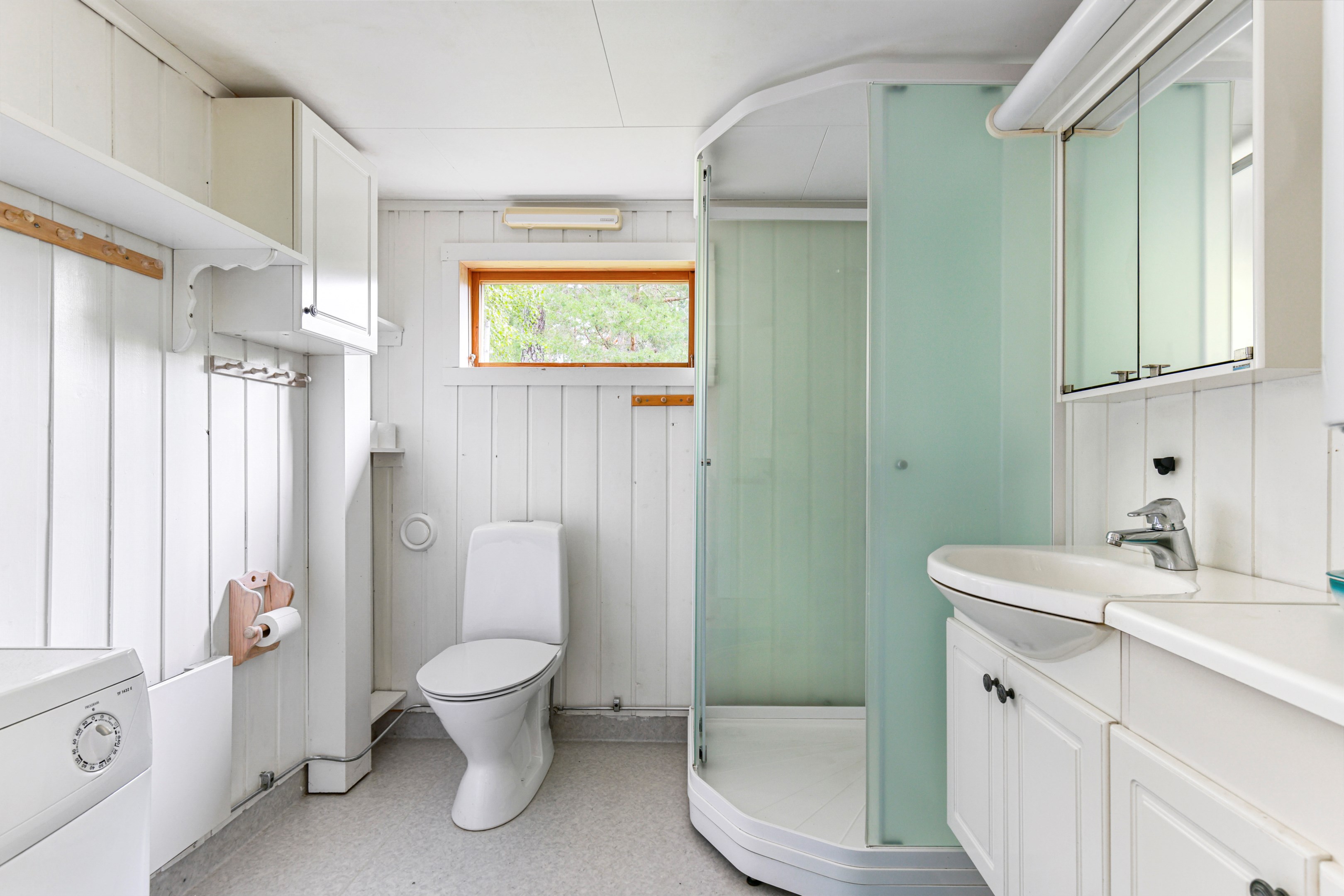 Bostadsbild från Bjurövägen 5, Kommande i Gräsö, Östhammar