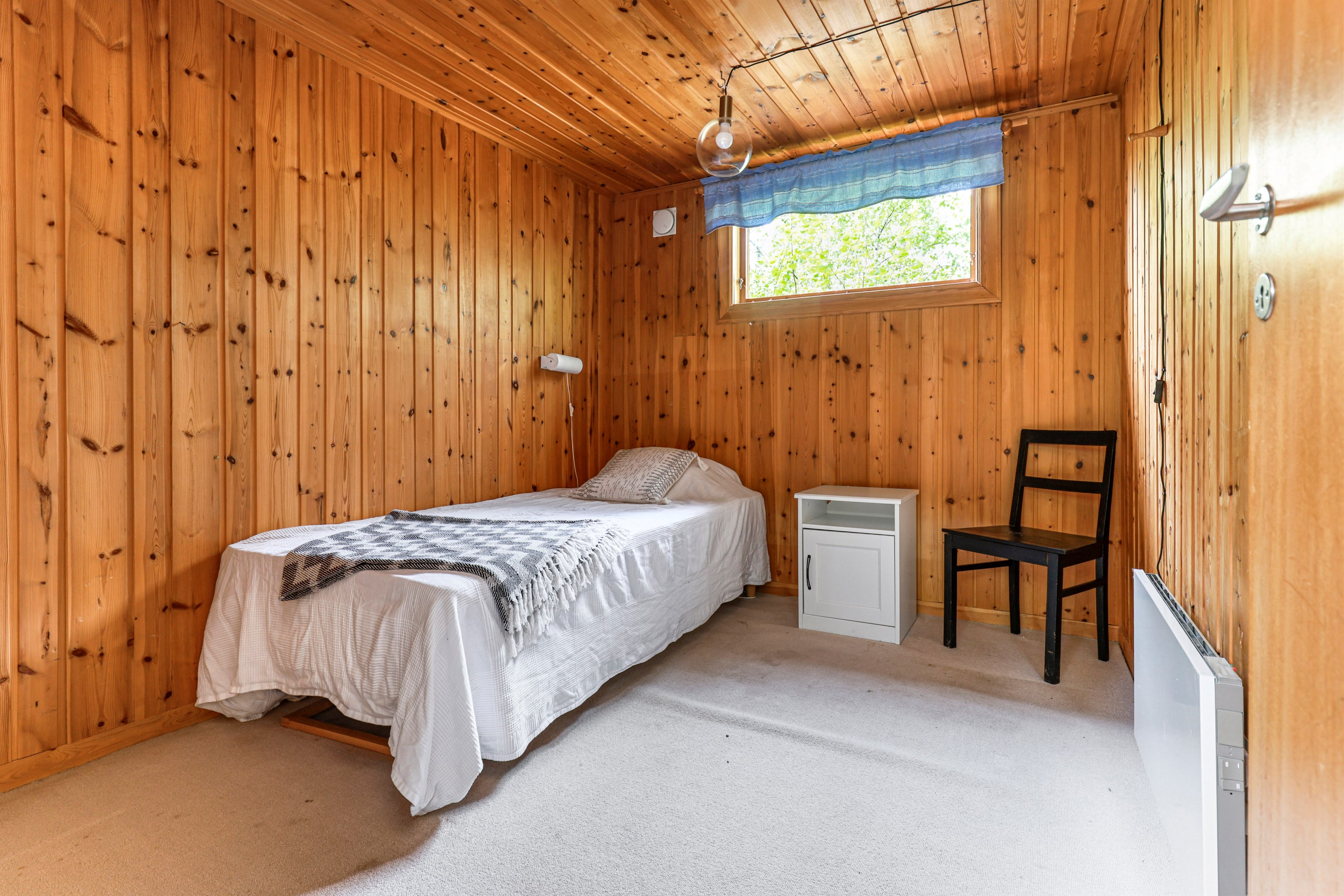 Bostadsbild från Bjurövägen 5, Kommande i Gräsö, Östhammar