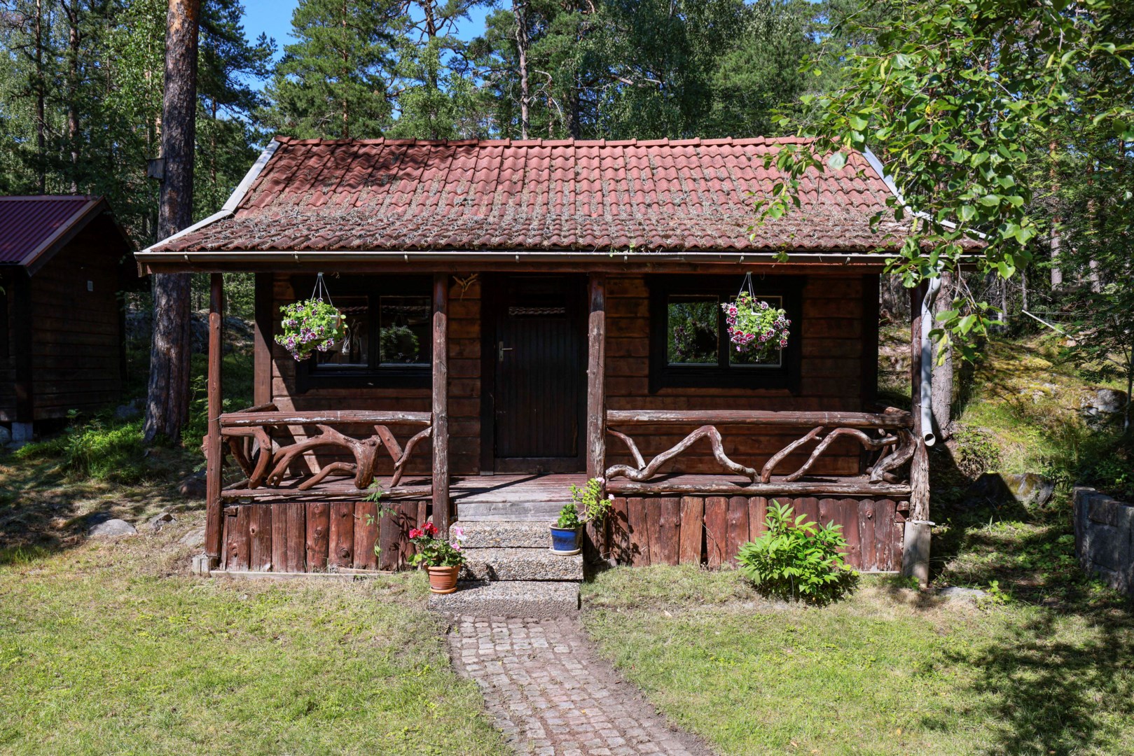 Bostadsbild från Bjurövägen 5, Kommande i Gräsö, Östhammar
