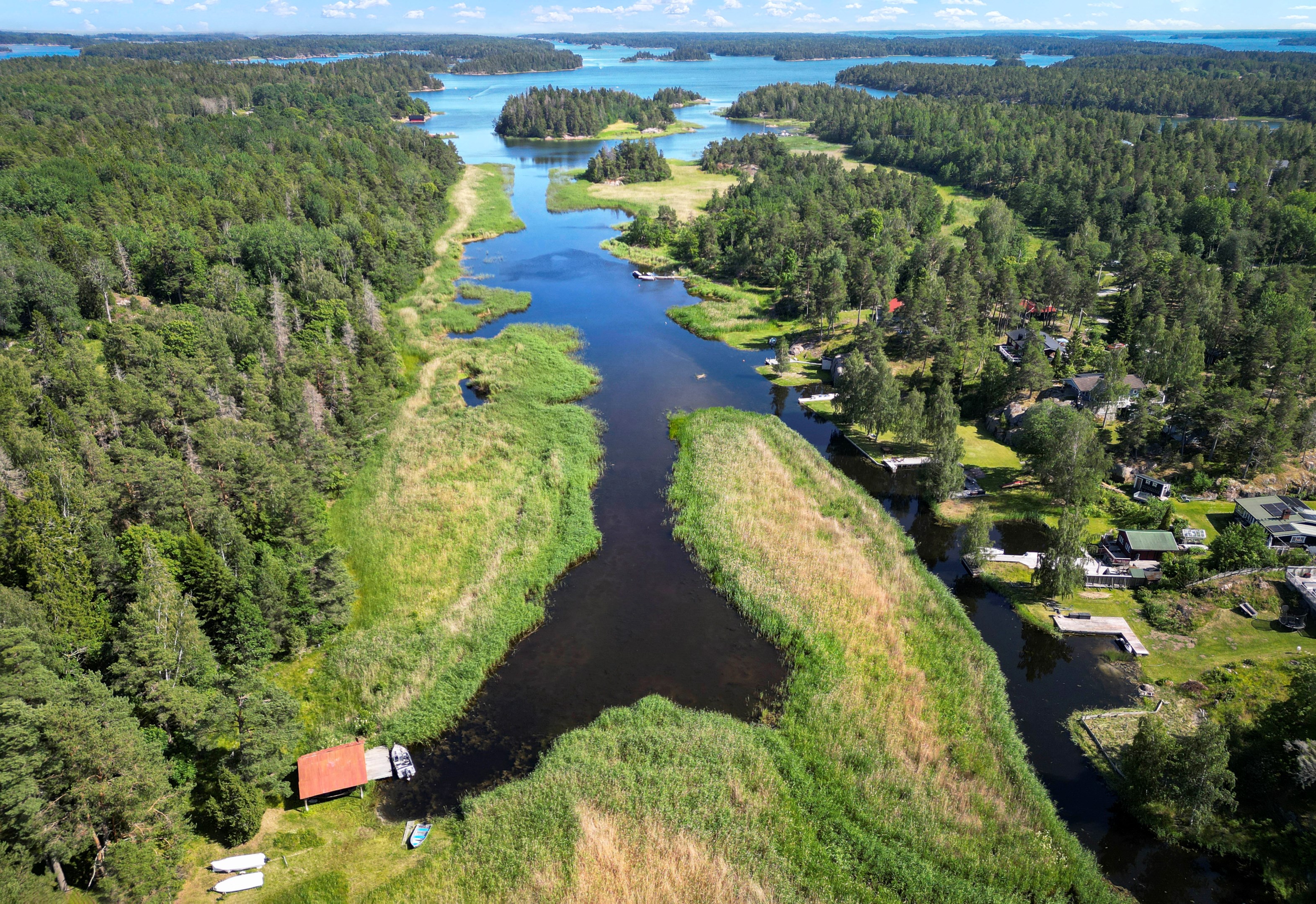 Bostadsbild från Bjurövägen 5, Kommande i Gräsö, Östhammar