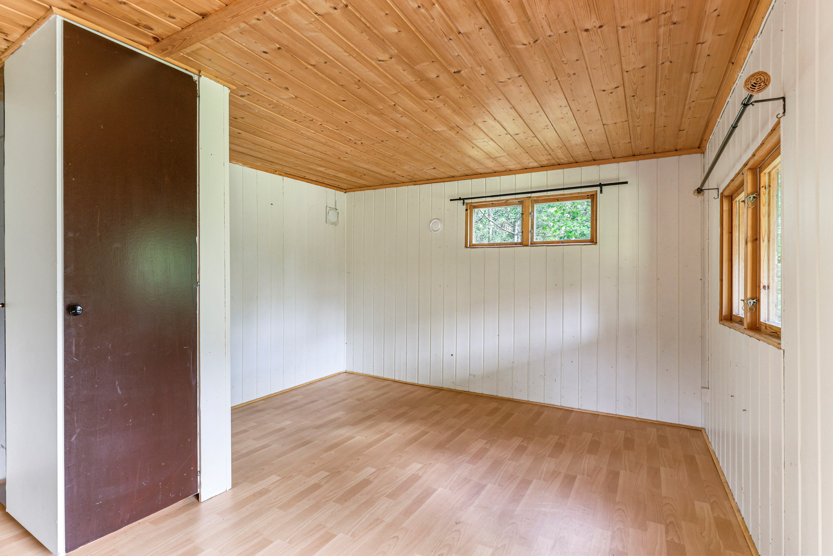 Bostadsbild från Bjurövägen 5, Kommande i Gräsö, Östhammar