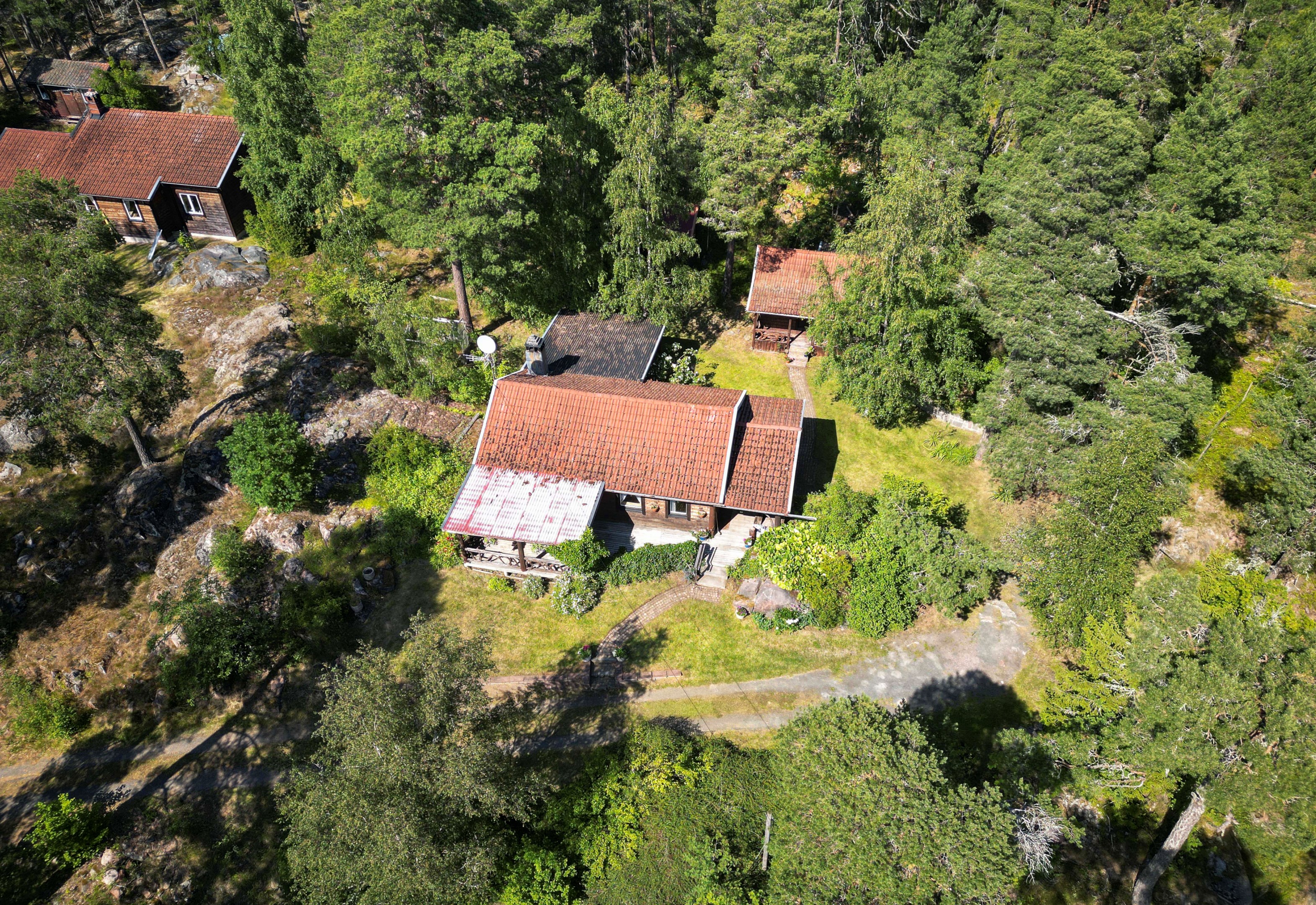 Bostadsbild från Bjurövägen 5, Kommande i Gräsö, Östhammar