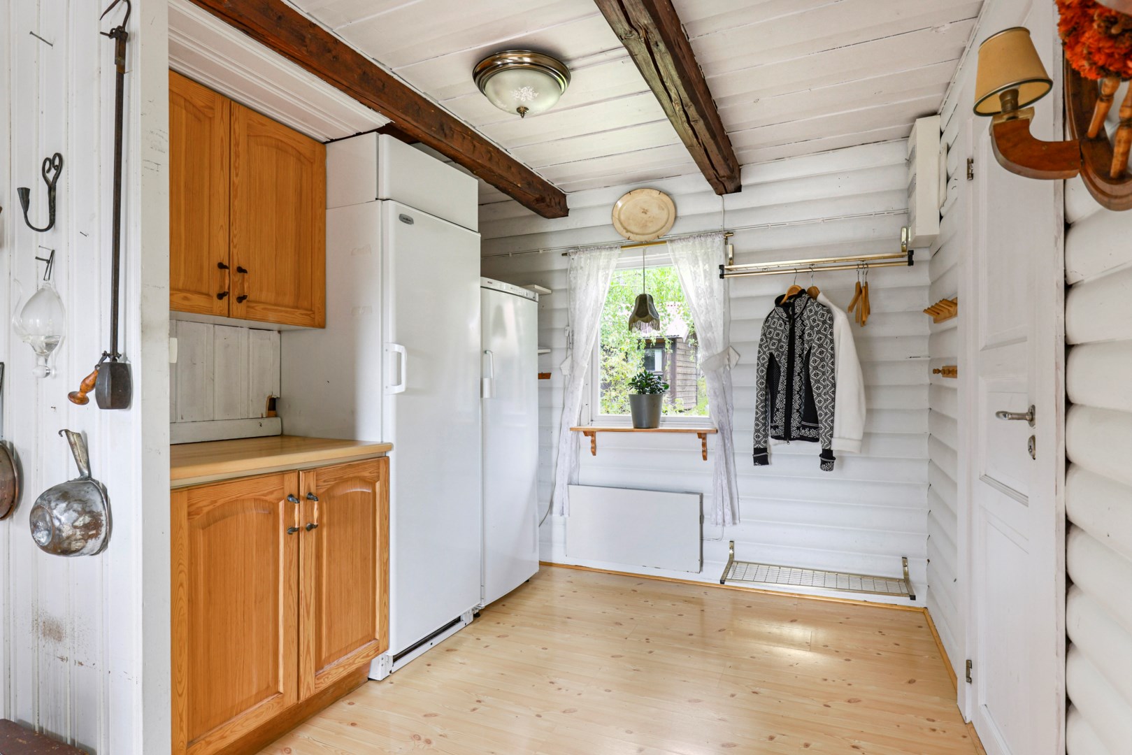 Bostadsbild från Bjurövägen 5, Kommande i Gräsö, Östhammar