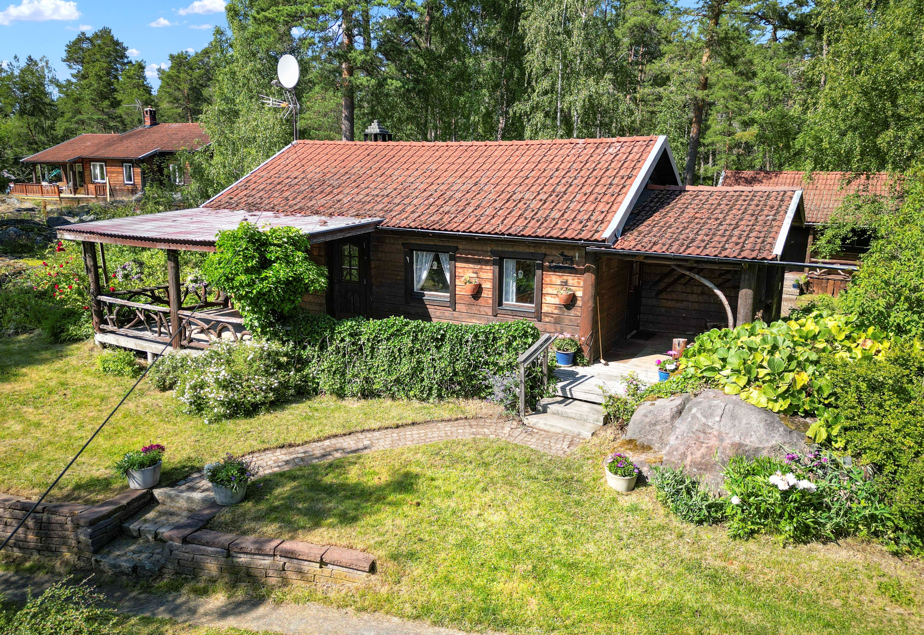 Bostadsbild från Bjurövägen 5, Kommande i Gräsö, Östhammar