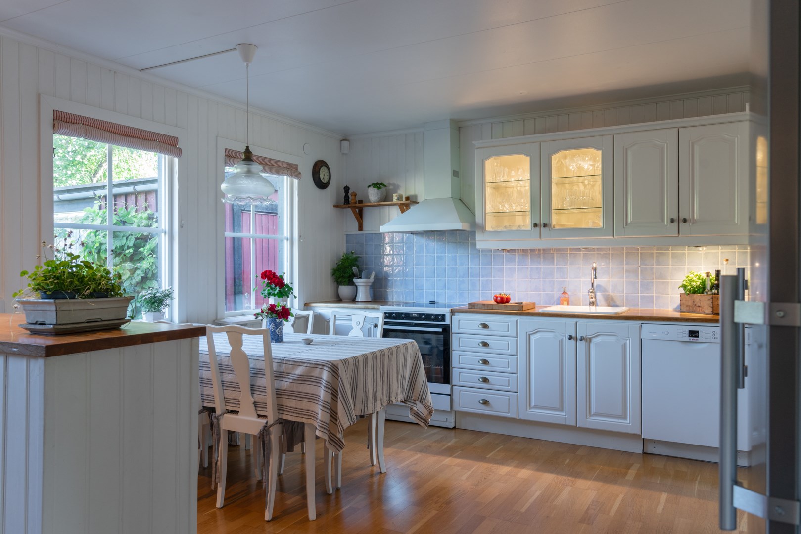 Bostadsbild från Trädgårdstorpsvägen 14, Såld i Tullinge Parkhem, Botkyrka