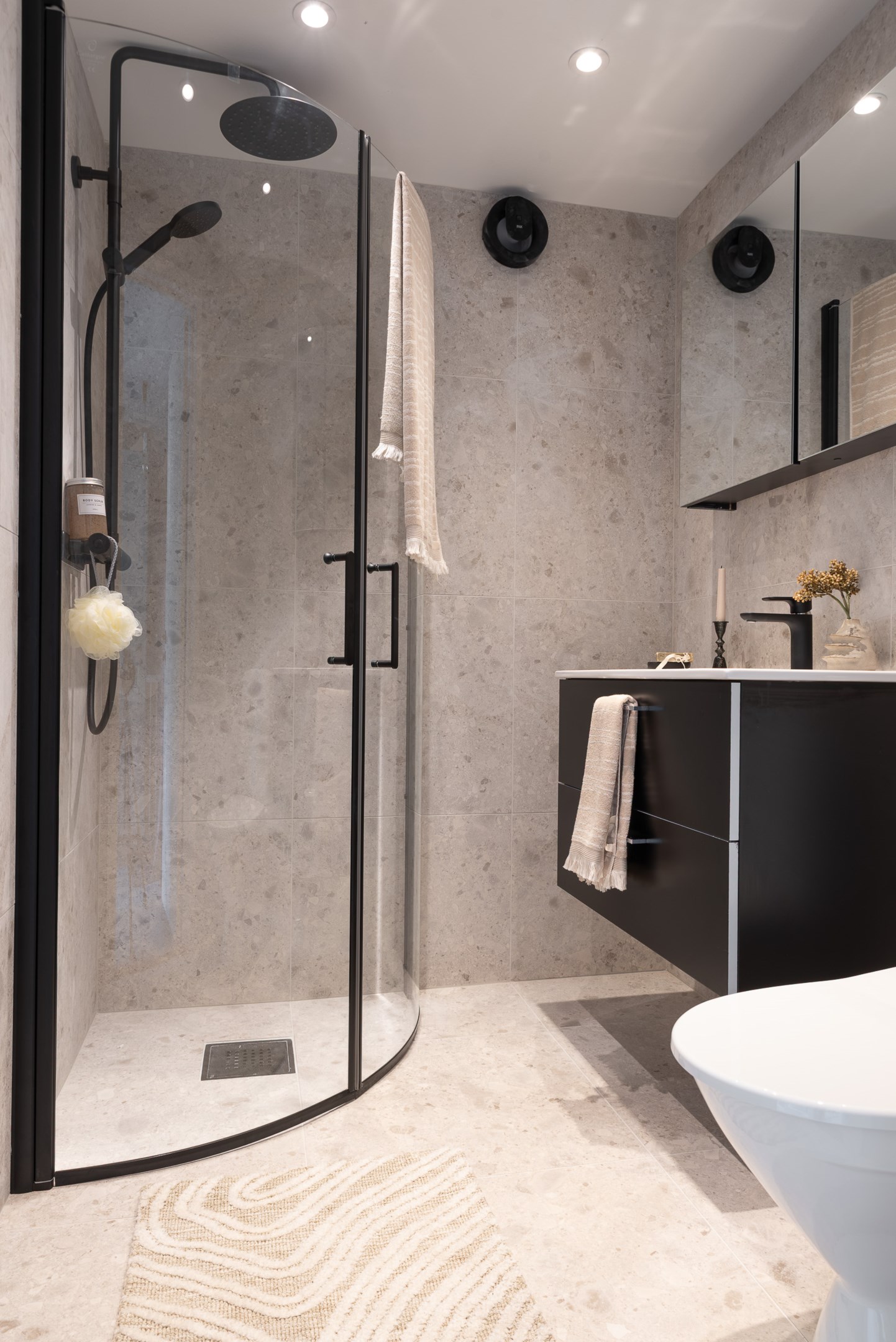 Bostadsbild från Lövstagatan 35, Såld i Malmaberg, Västerås