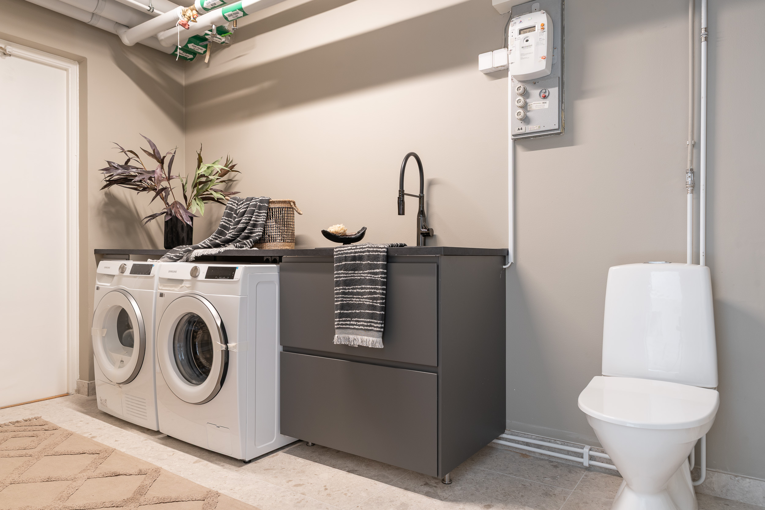 Bostadsbild från Lövstagatan 35, Såld i Malmaberg, Västerås