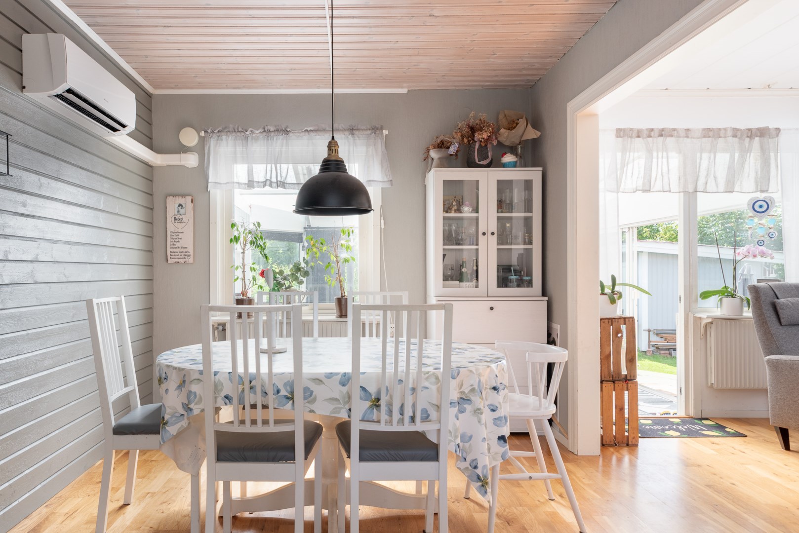 Bostadsbild från Mattisens väg 9, Såld i Skultuna, Västerås