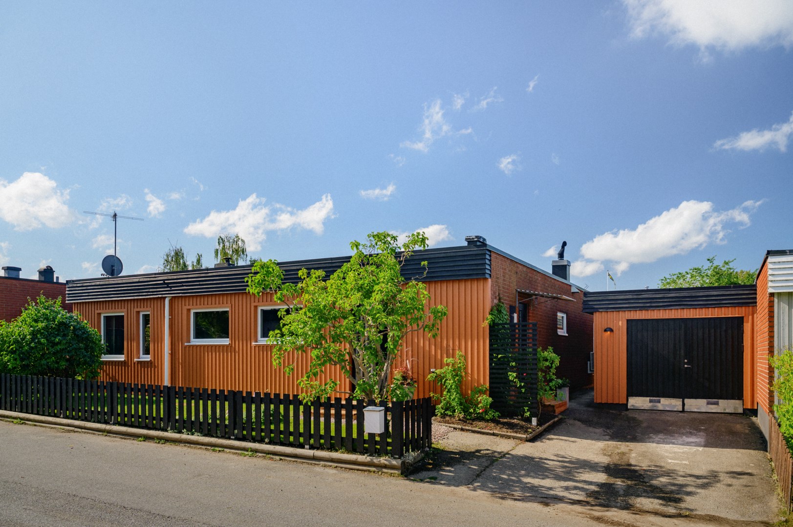 Bostadsbild från Ängsövägen 5, Såld i Krokhöjden, Nacka
