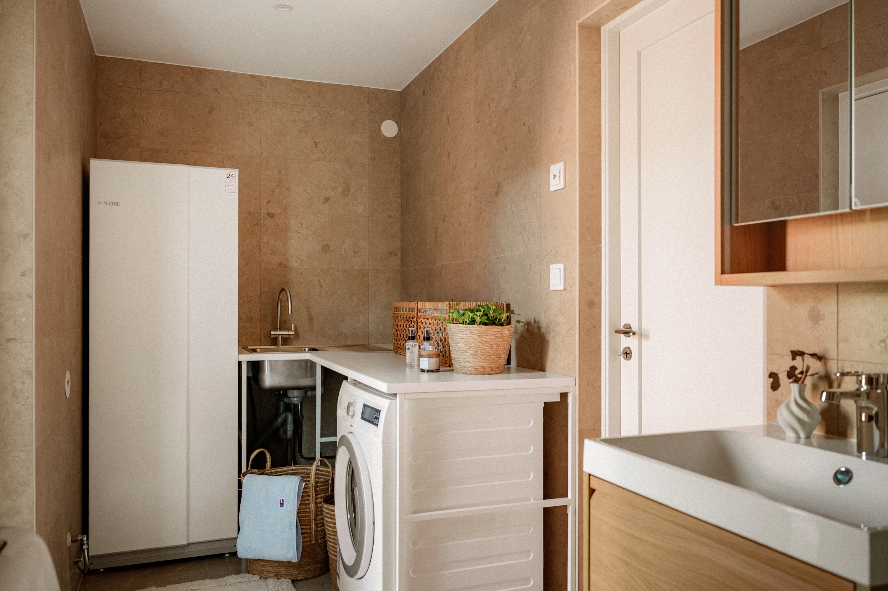 Bostadsbild från Ängsövägen 5, Såld i Krokhöjden, Nacka