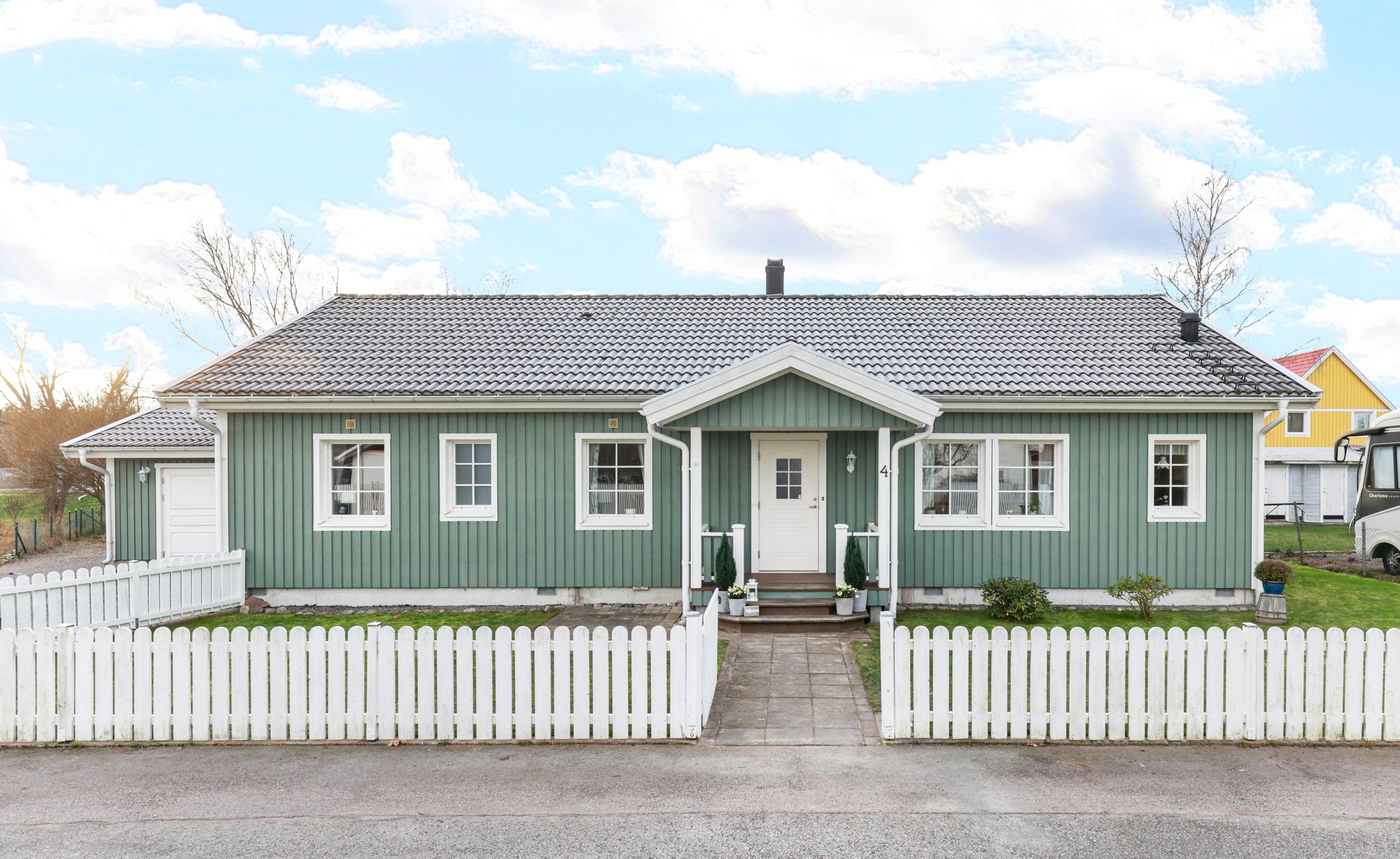 Bostadsbild från Kärrdalsgränd 4, Kommande i , Östhammar