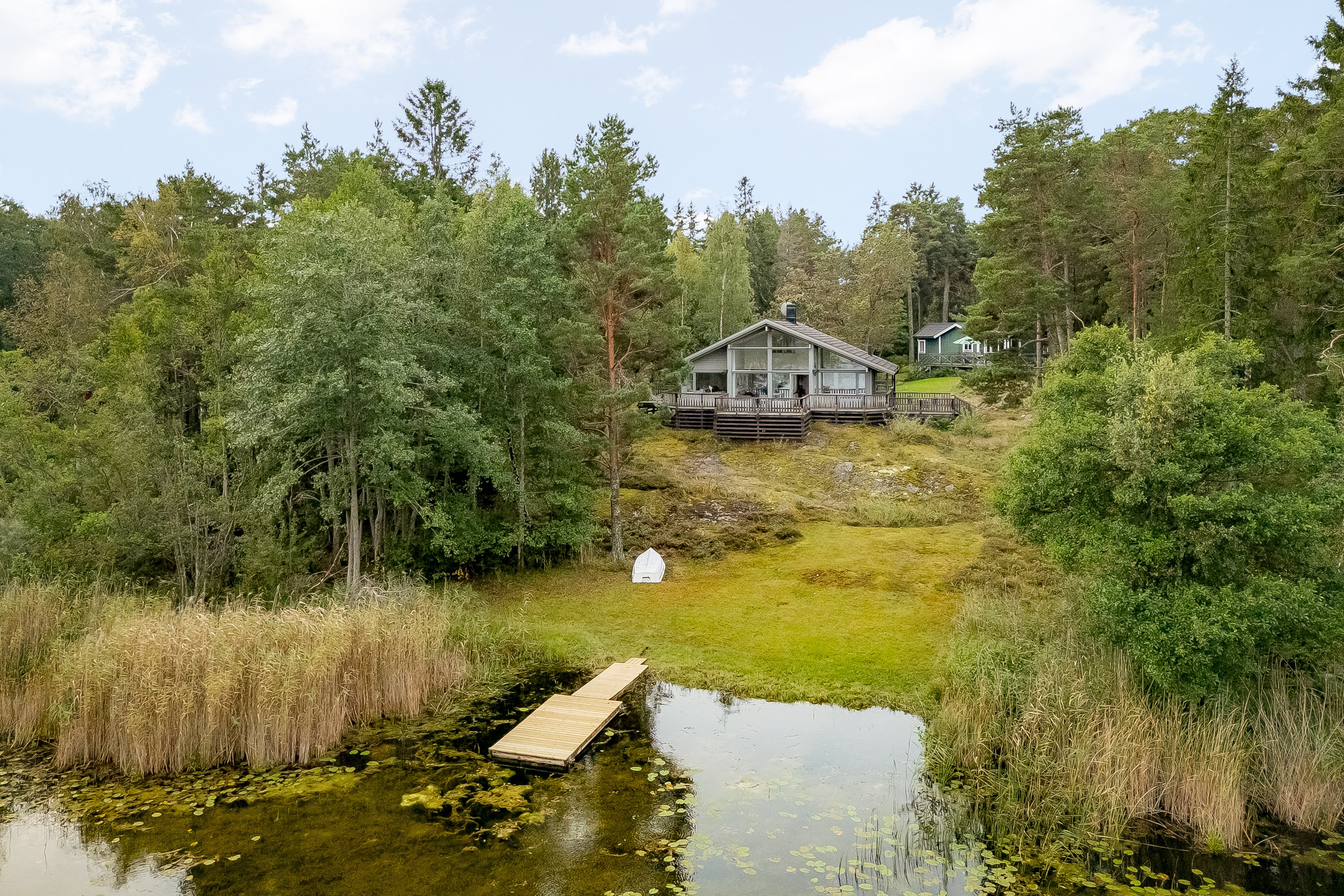 Välkommen till Rosenvägen 10 - ett generationsboende utöver det vanliga!