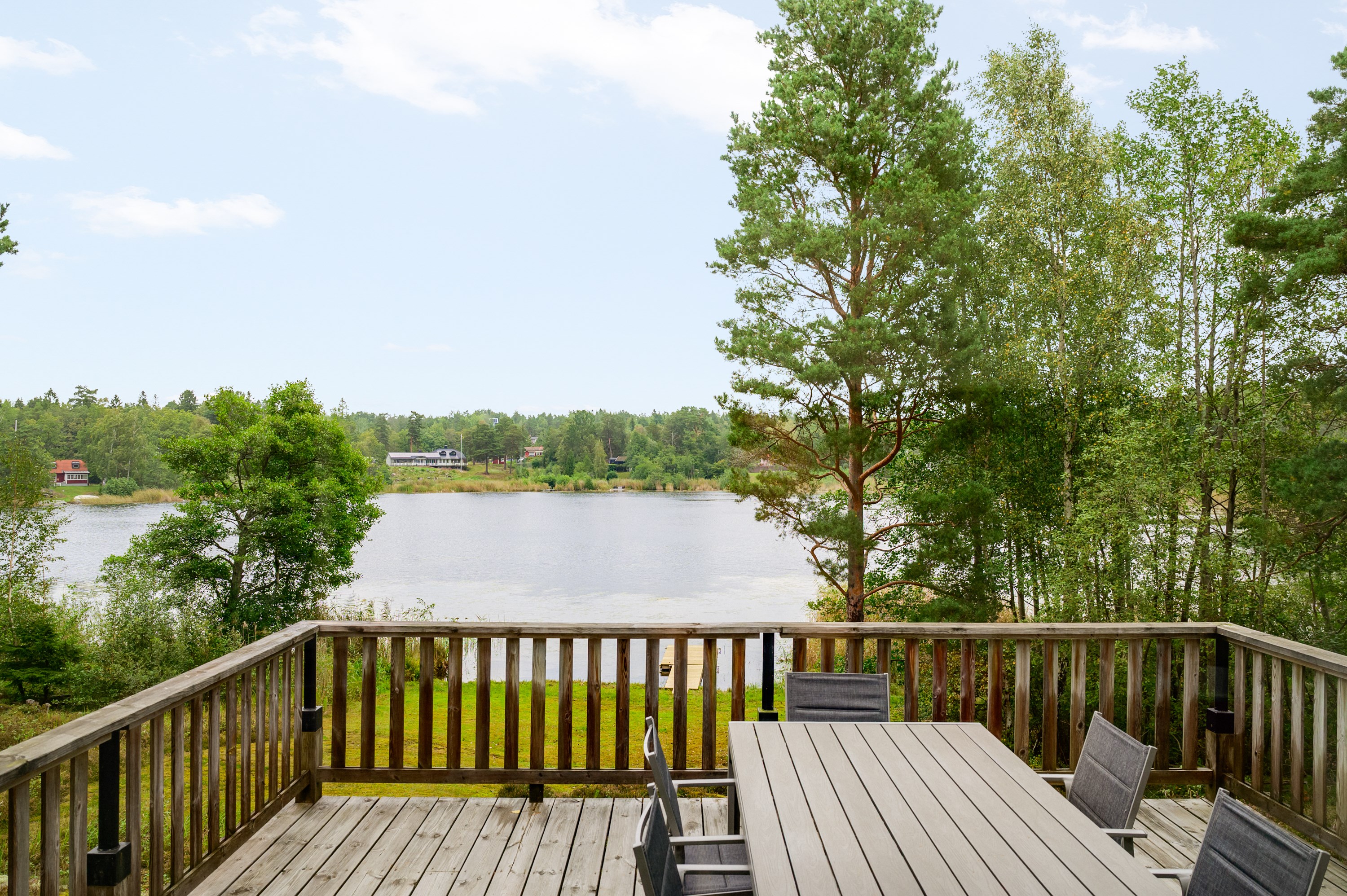 Altan med svårslagen utsikt över Bränneriträsket.