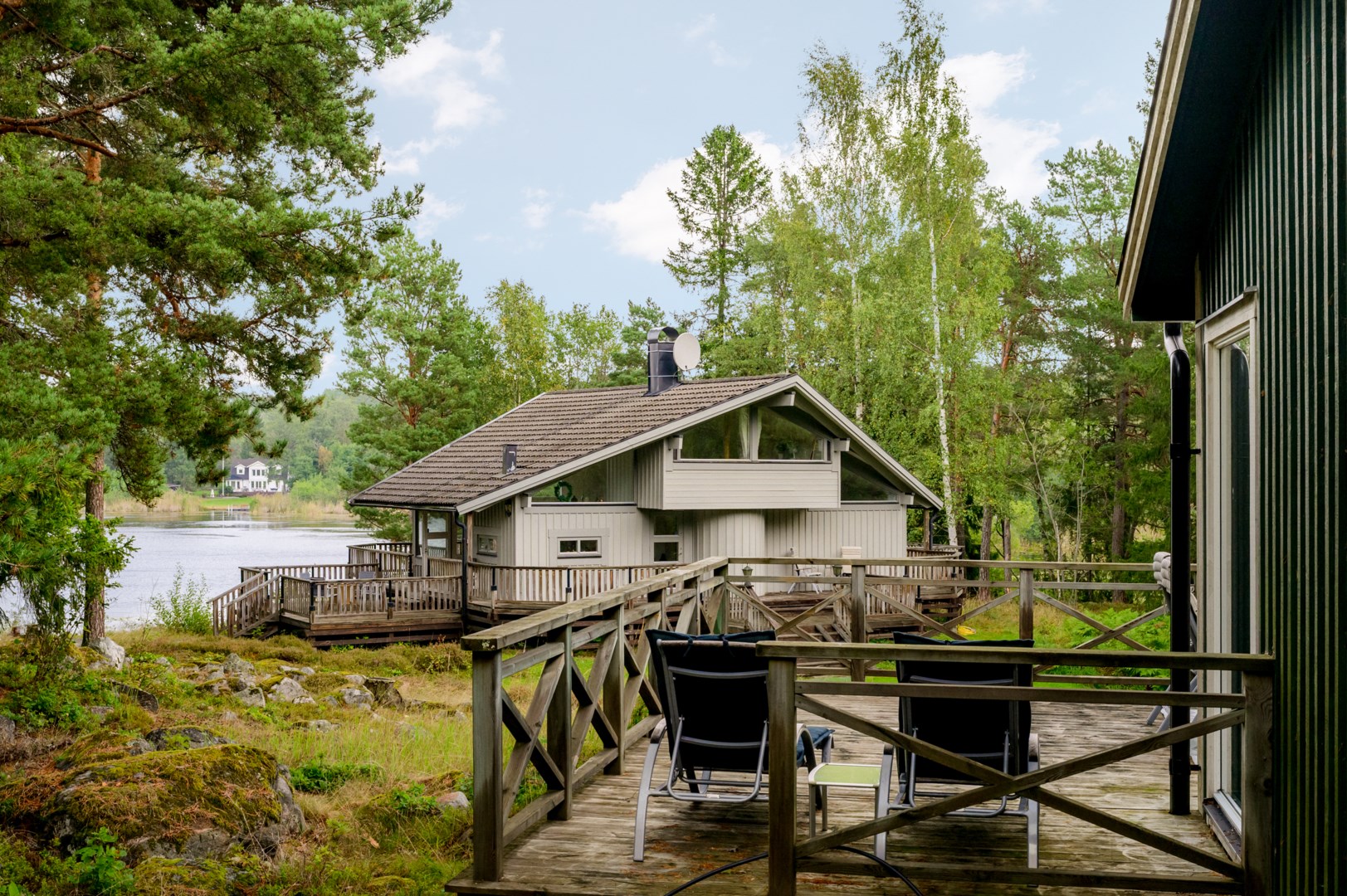 Sjöutsikt även från gästhusets altan.