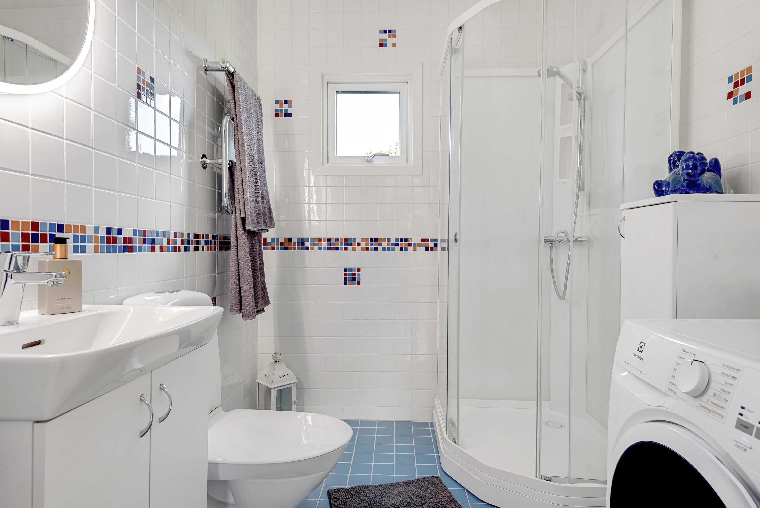 Bostadsbild från Bellisvägen 8, Såld i Lövstalöt, Uppsala