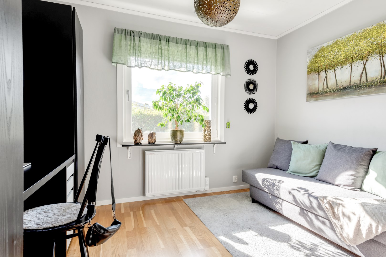 Bostadsbild från Bellisvägen 8, Såld i Lövstalöt, Uppsala