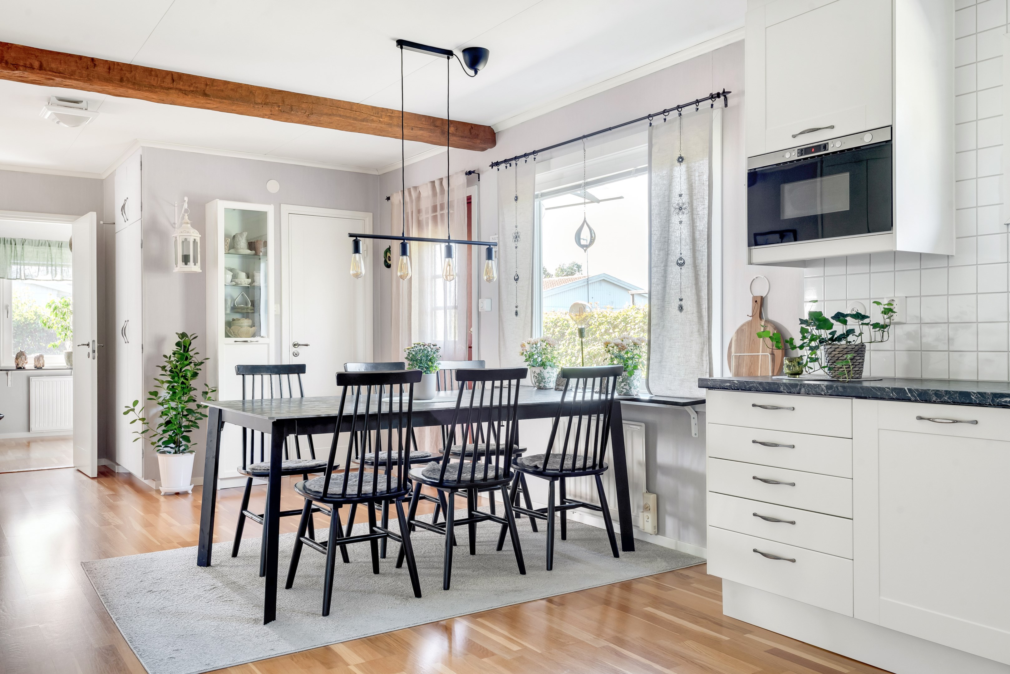 Bostadsbild från Bellisvägen 8, Såld i Lövstalöt, Uppsala