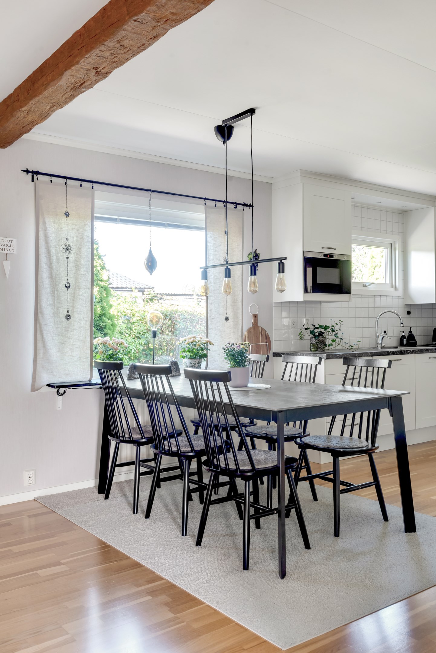 Bostadsbild från Bellisvägen 8, Såld i Lövstalöt, Uppsala