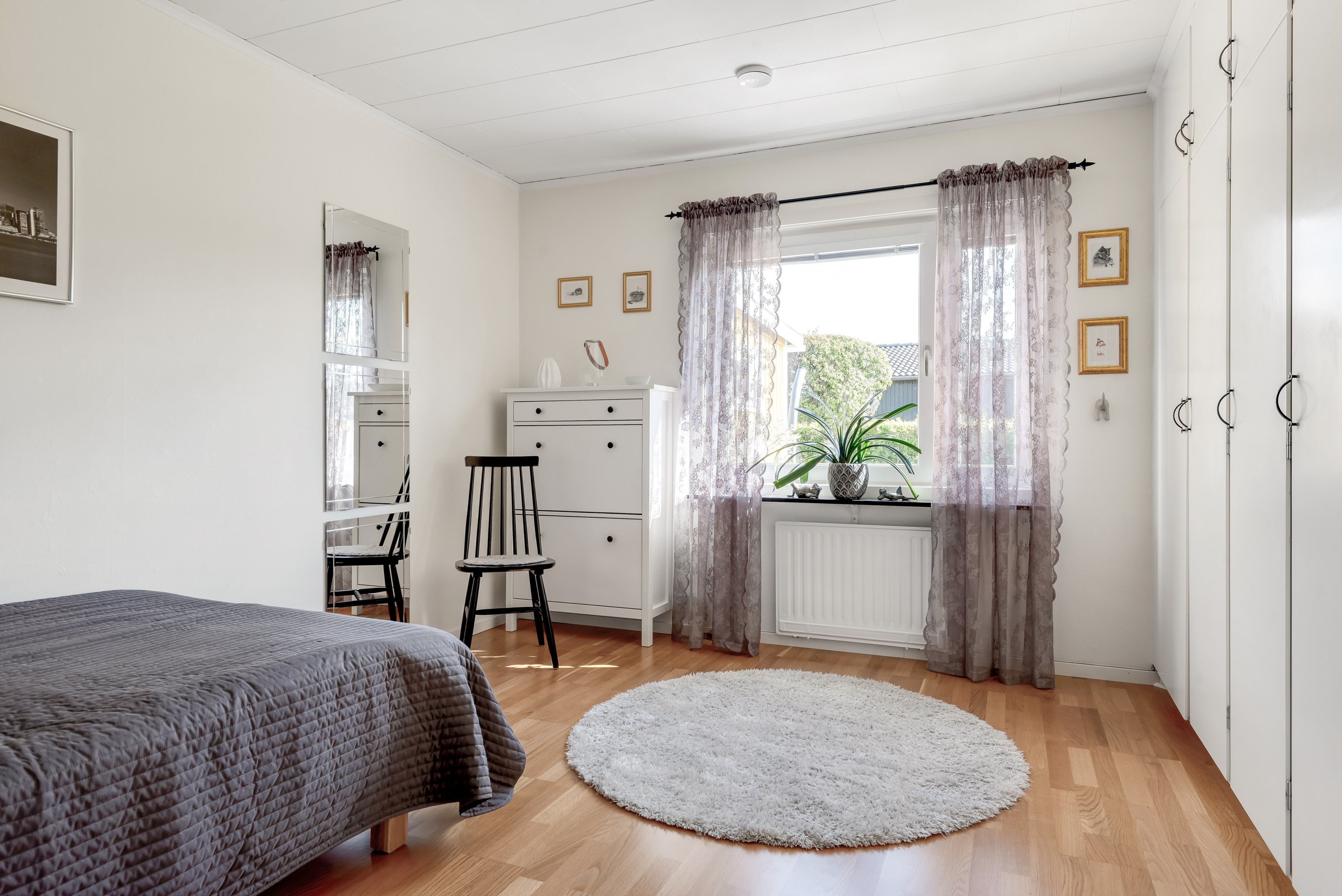 Bostadsbild från Bellisvägen 8, Såld i Lövstalöt, Uppsala