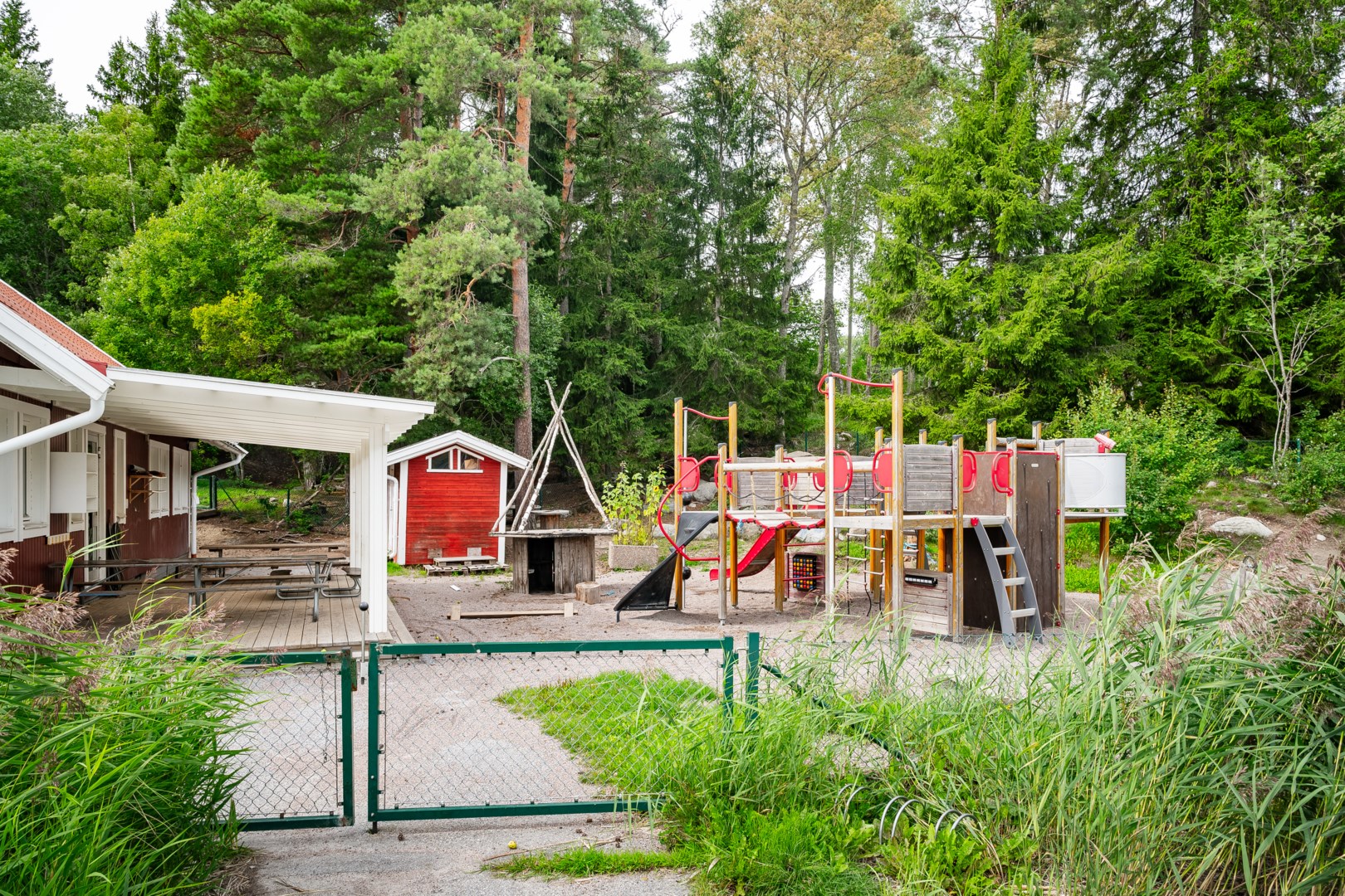 Bostadsbild från Angöringsvägen 21, Kommande i Södra kopparmora, Värmdö