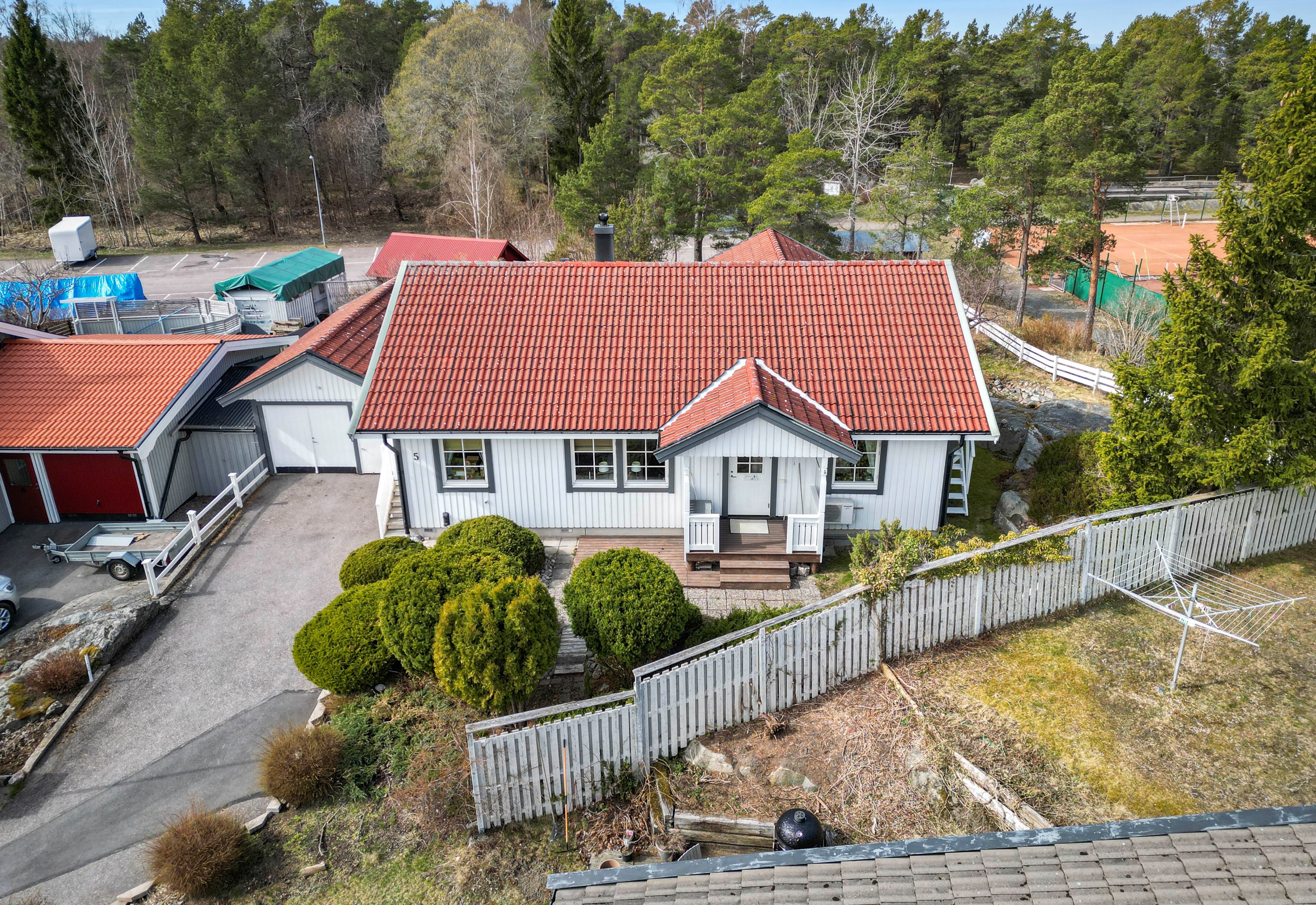 Bostadsbild från Snöbärvägen 5, Till salu i Öregrund, Östhammar