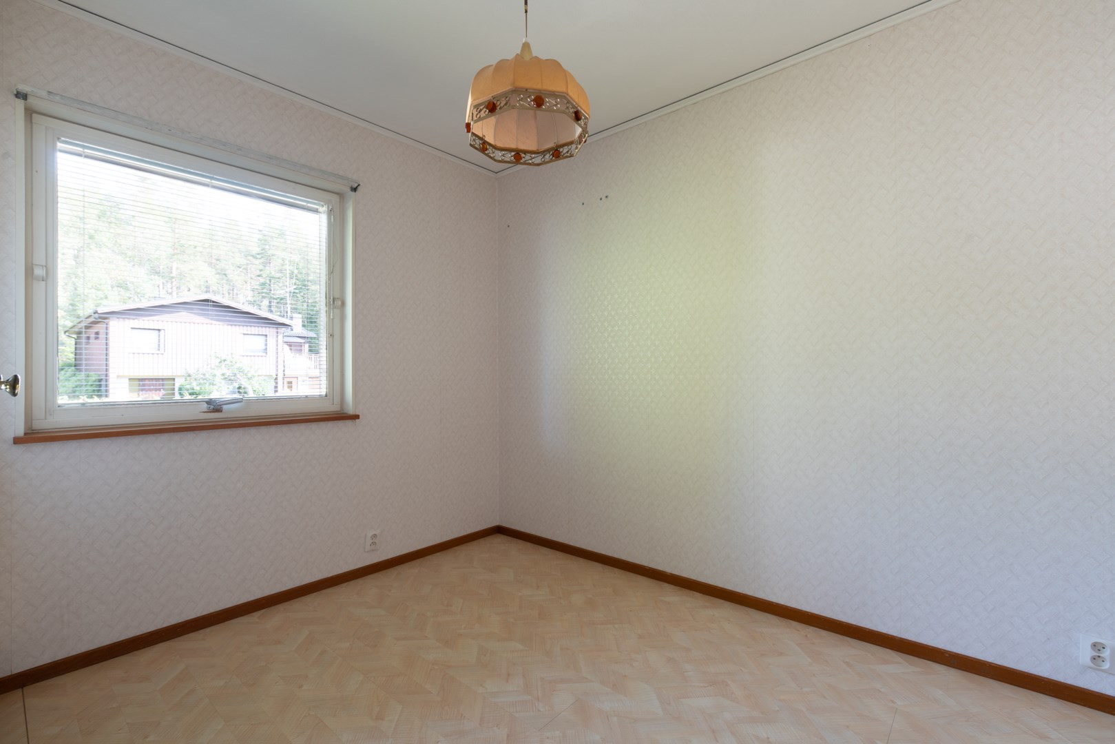 Bostadsbild från Plåtslagarvägen 80, Såld i Tullinge Skog, Botkyrka