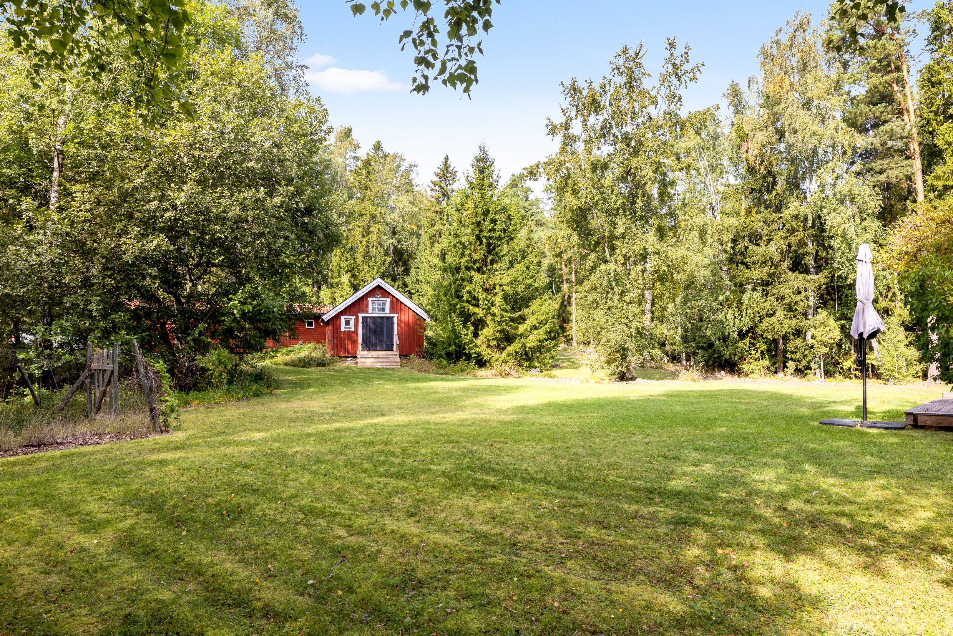 Bostadsbild från Strandvägen 16, Såld i Stenskär, Östhammar