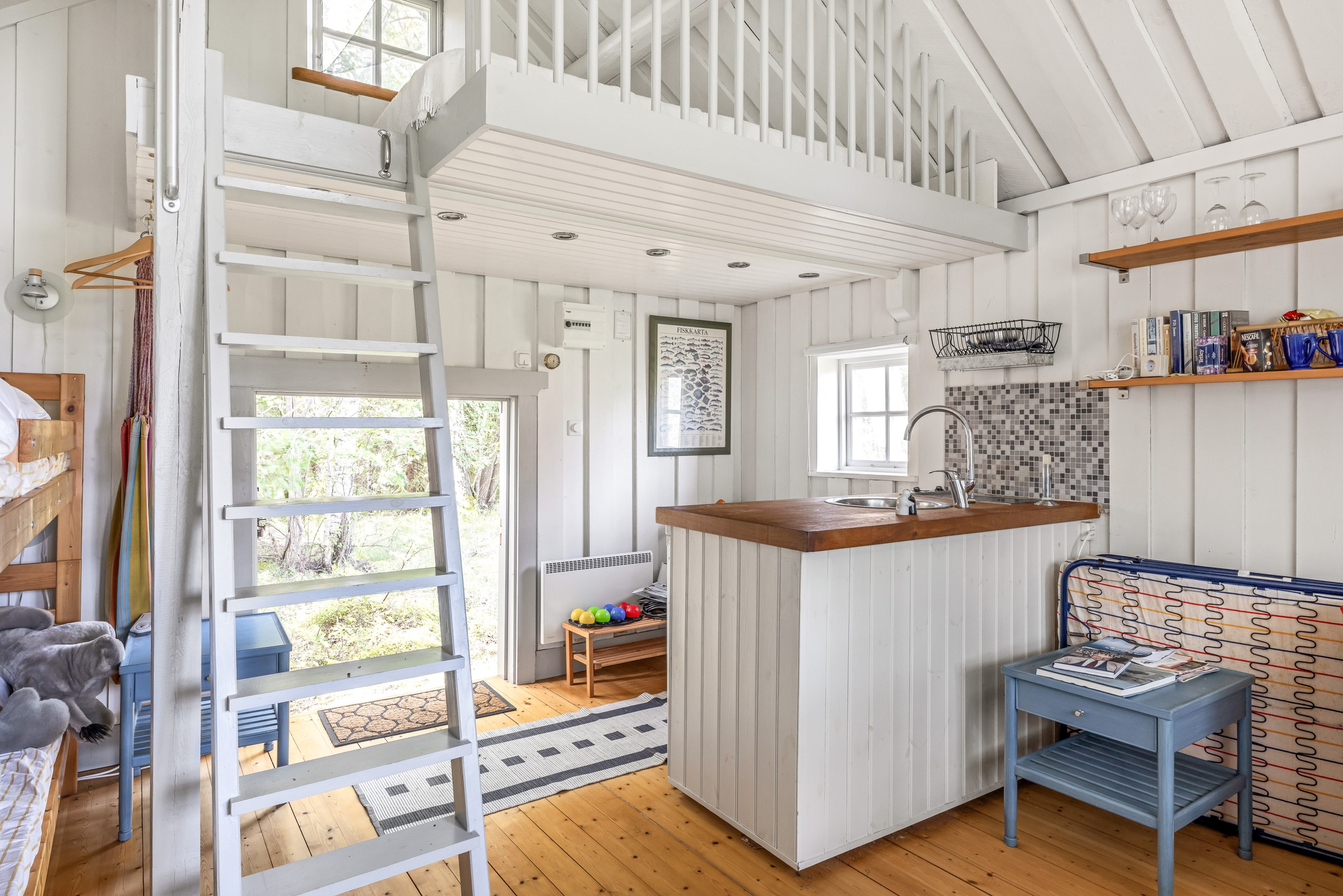 Bostadsbild från Strandvägen 16, Såld i Stenskär, Östhammar