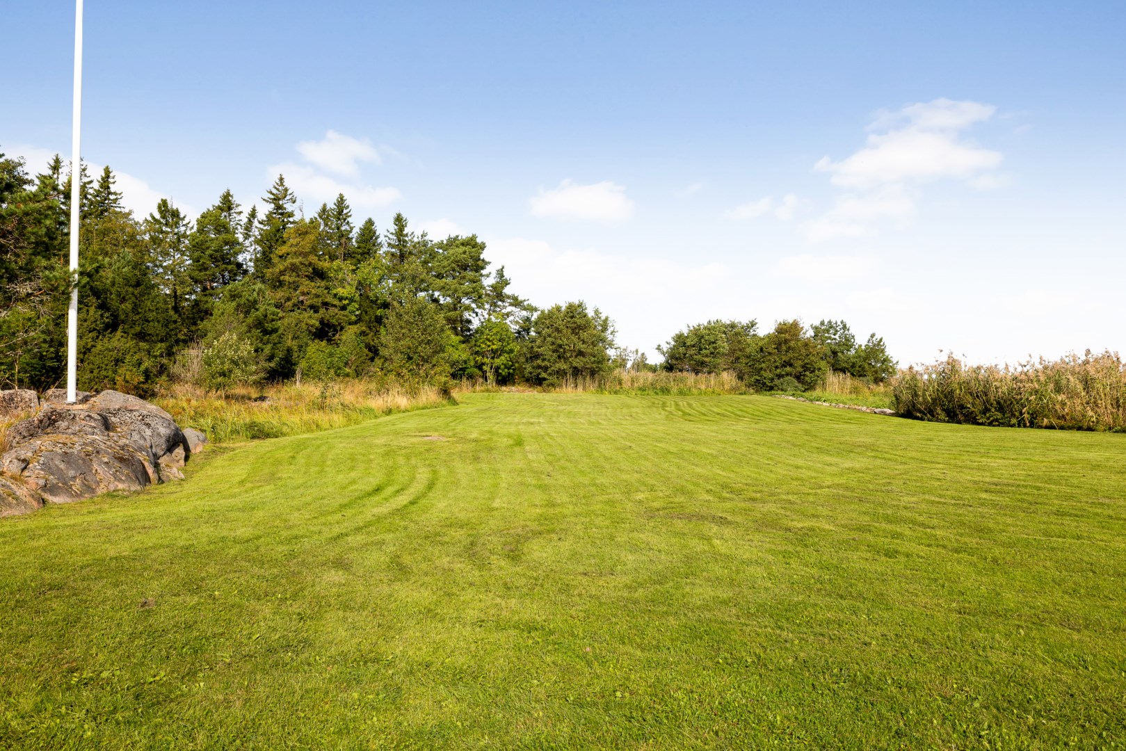 Bostadsbild från Strandvägen 16, Såld i Stenskär, Östhammar