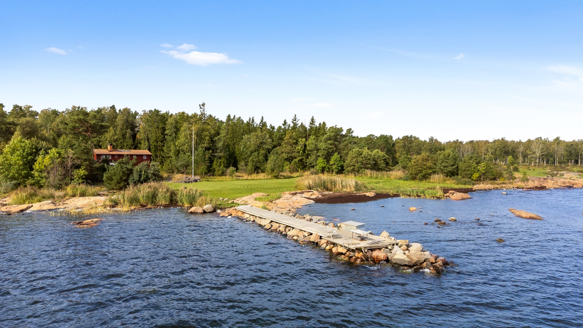 Bostadsbild från Strandvägen 16, Såld i Stenskär, Östhammar