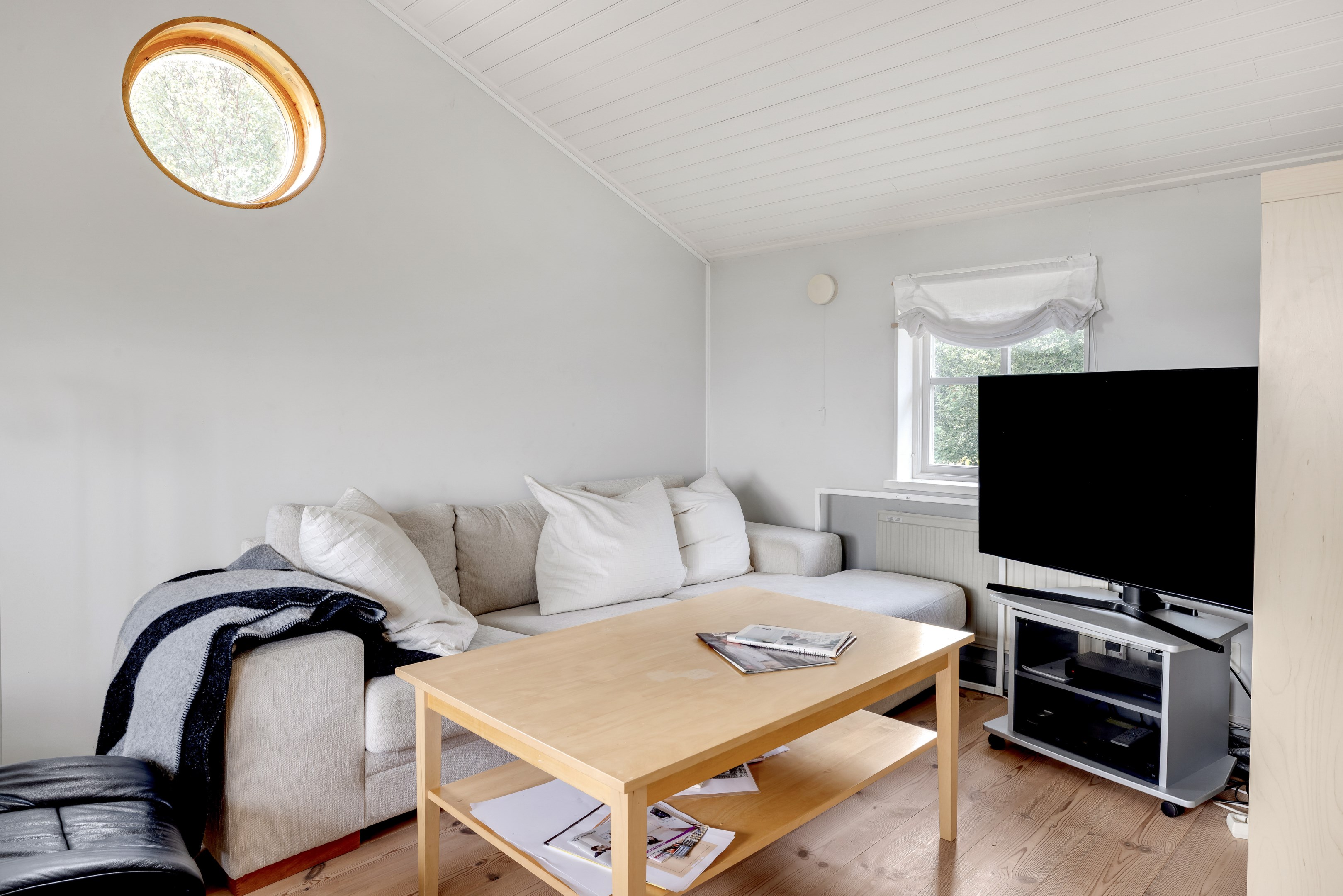 Bostadsbild från Strandvägen 16, Såld i Stenskär, Östhammar