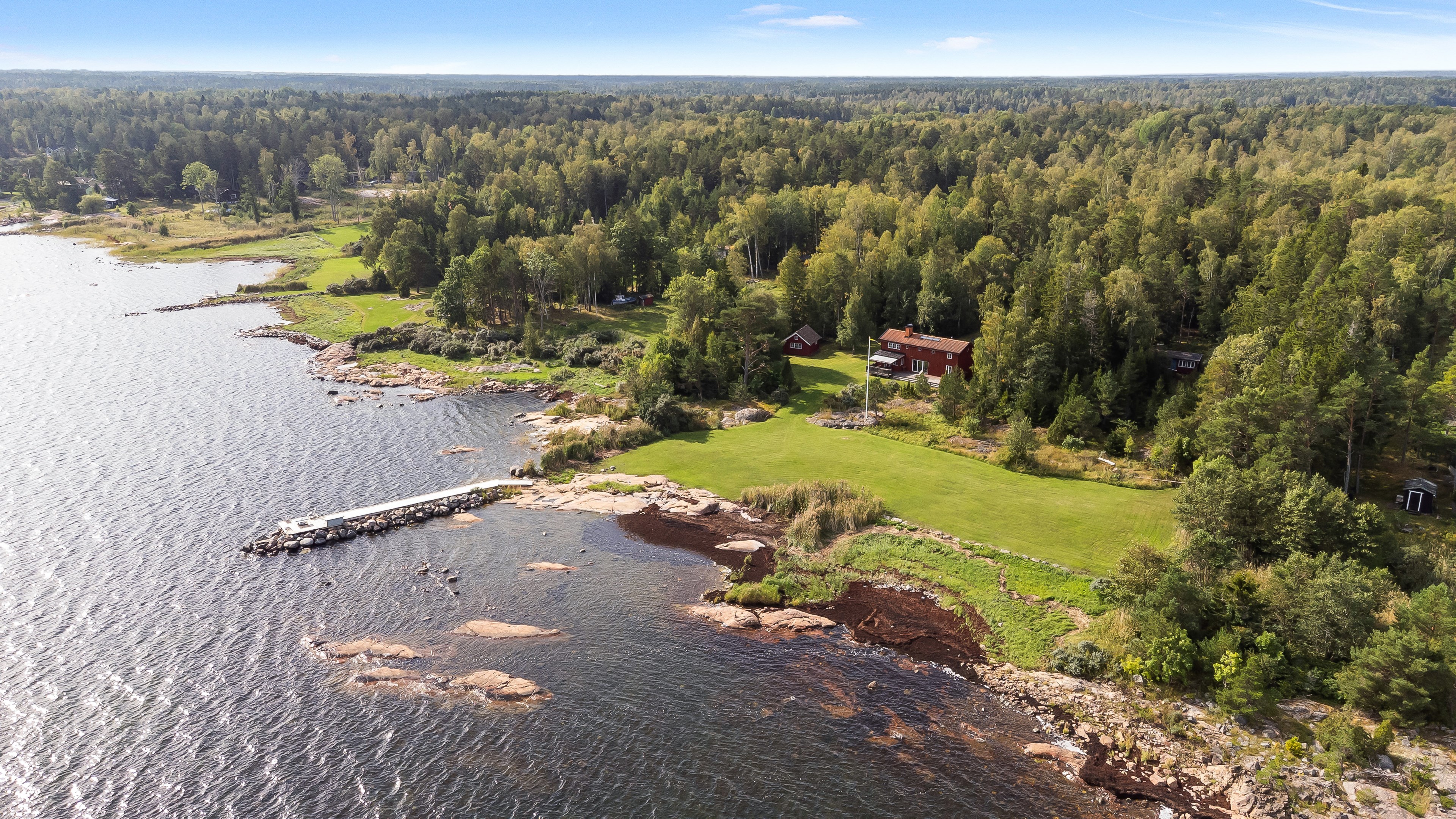 Bostadsbild från Strandvägen 16, Såld i Stenskär, Östhammar