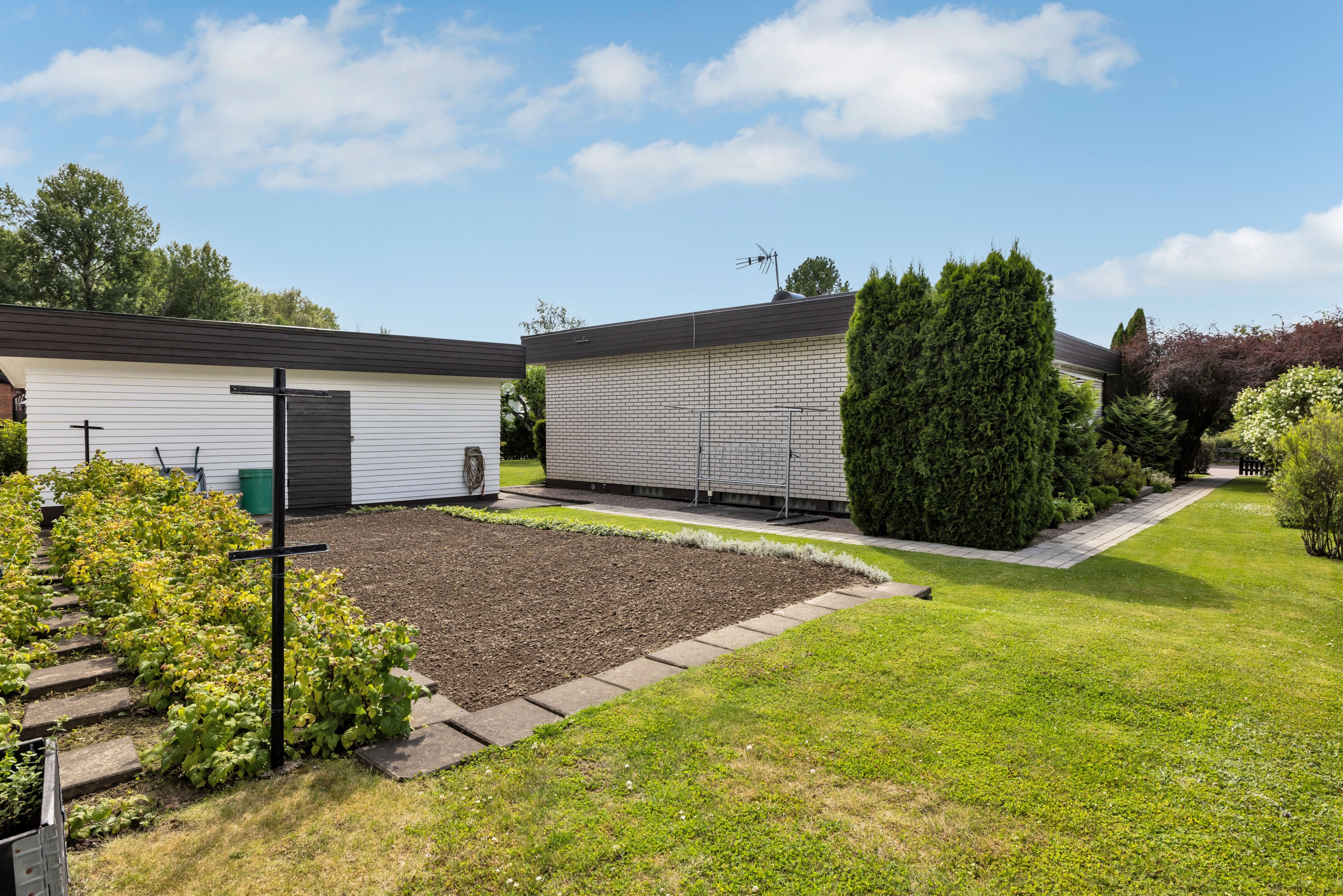 Bostadsbild från Enbärsgränd 6, Såld i Björklinge, Uppsala