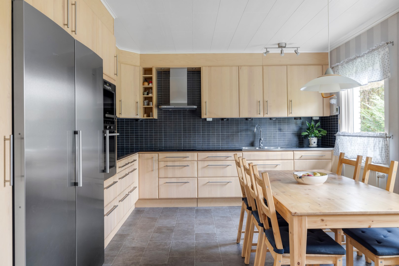 Bostadsbild från Enbärsgränd 6, Såld i Björklinge, Uppsala