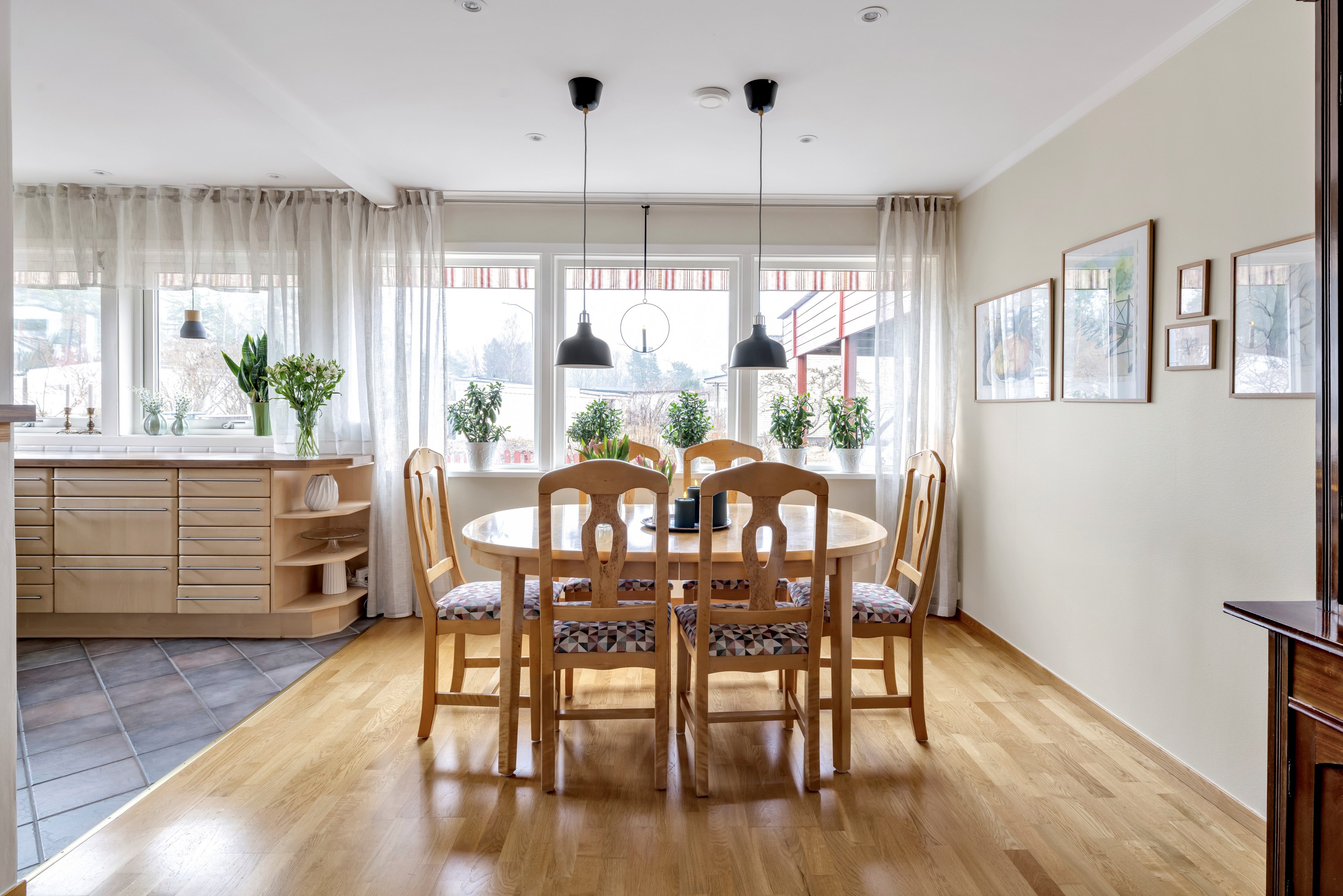 Bostadsbild från Svedbovägen 56, Kommande i Vänge, Uppsala