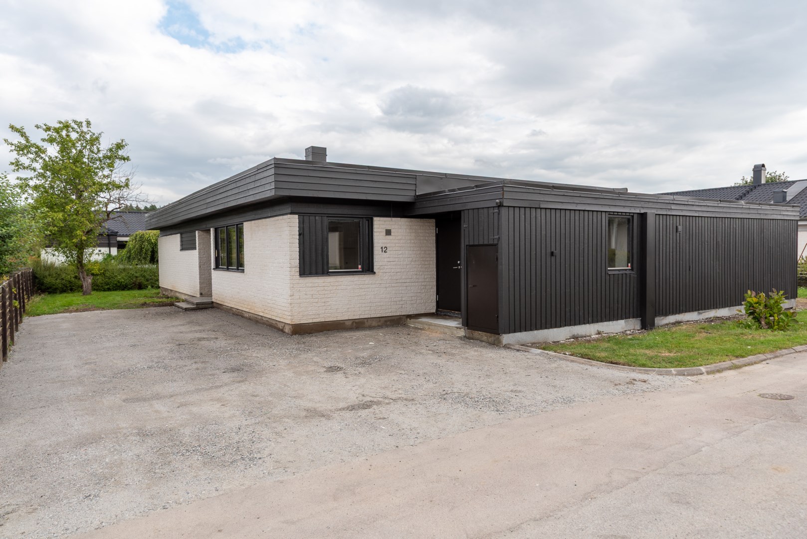 Bostadsbild från Bandygatan 12, Såld i Rönnby, Västerås