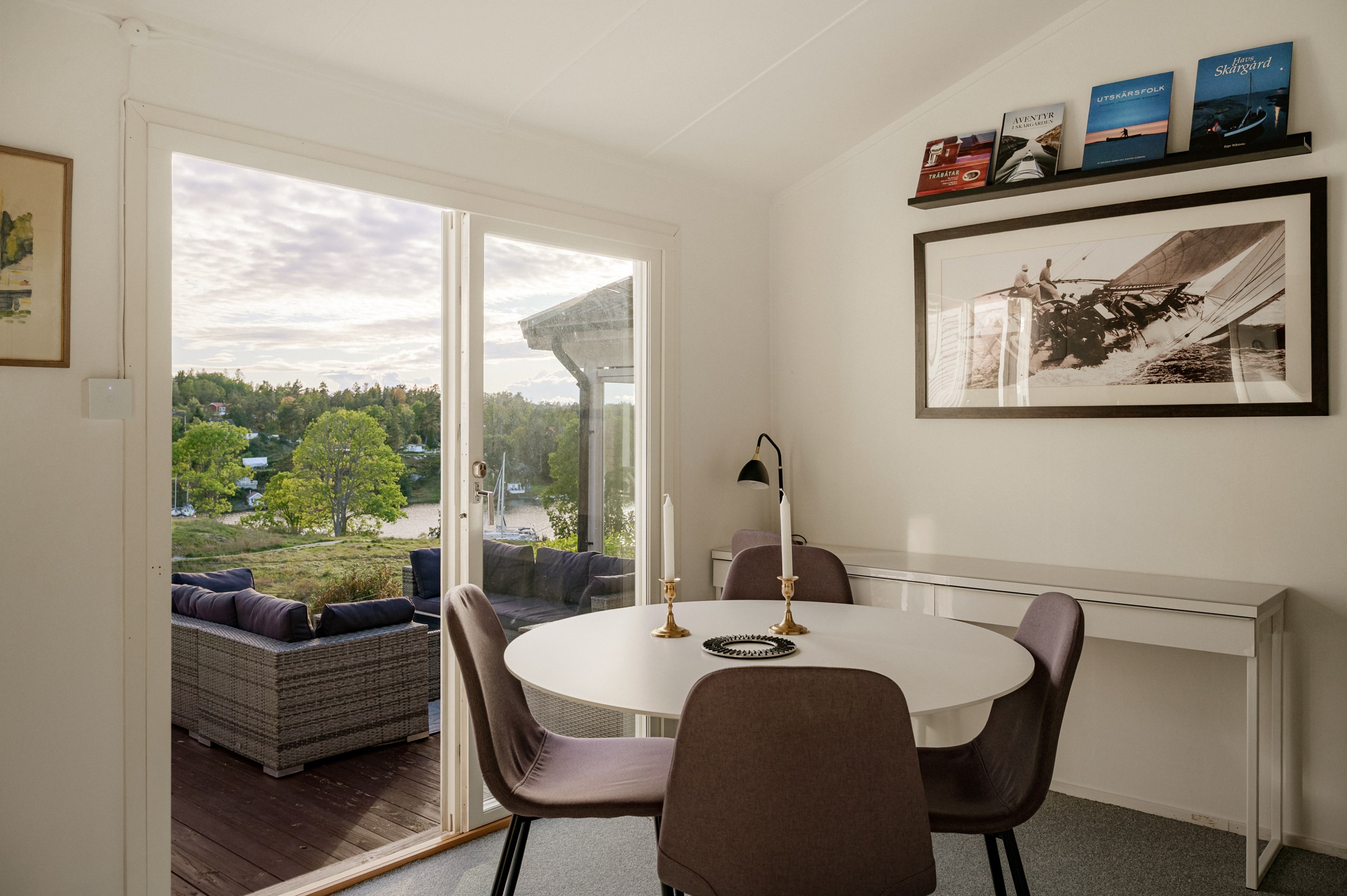 Matrum med direktaccess till terrassen.