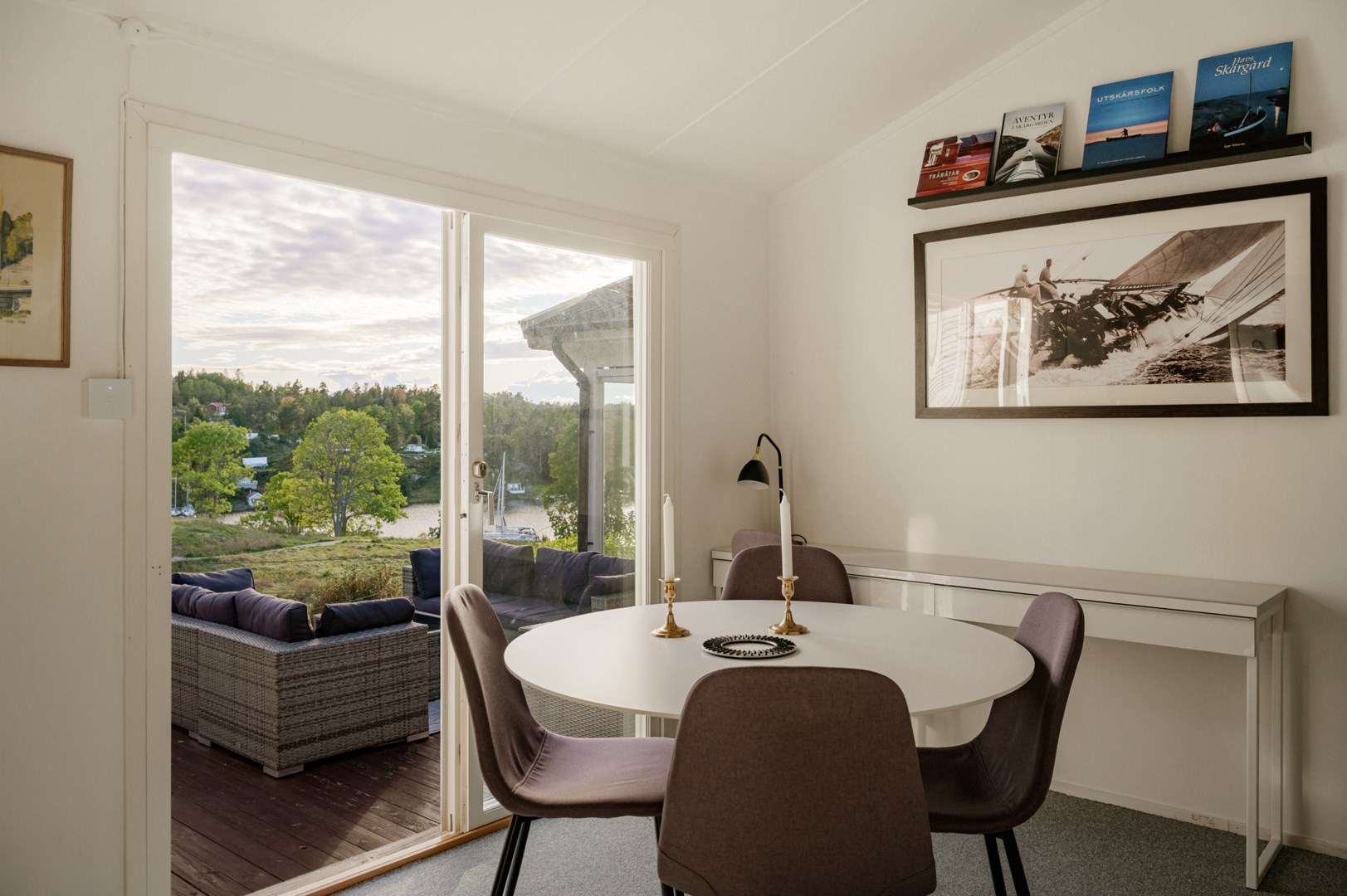 Matrum med direktaccess till terrassen.