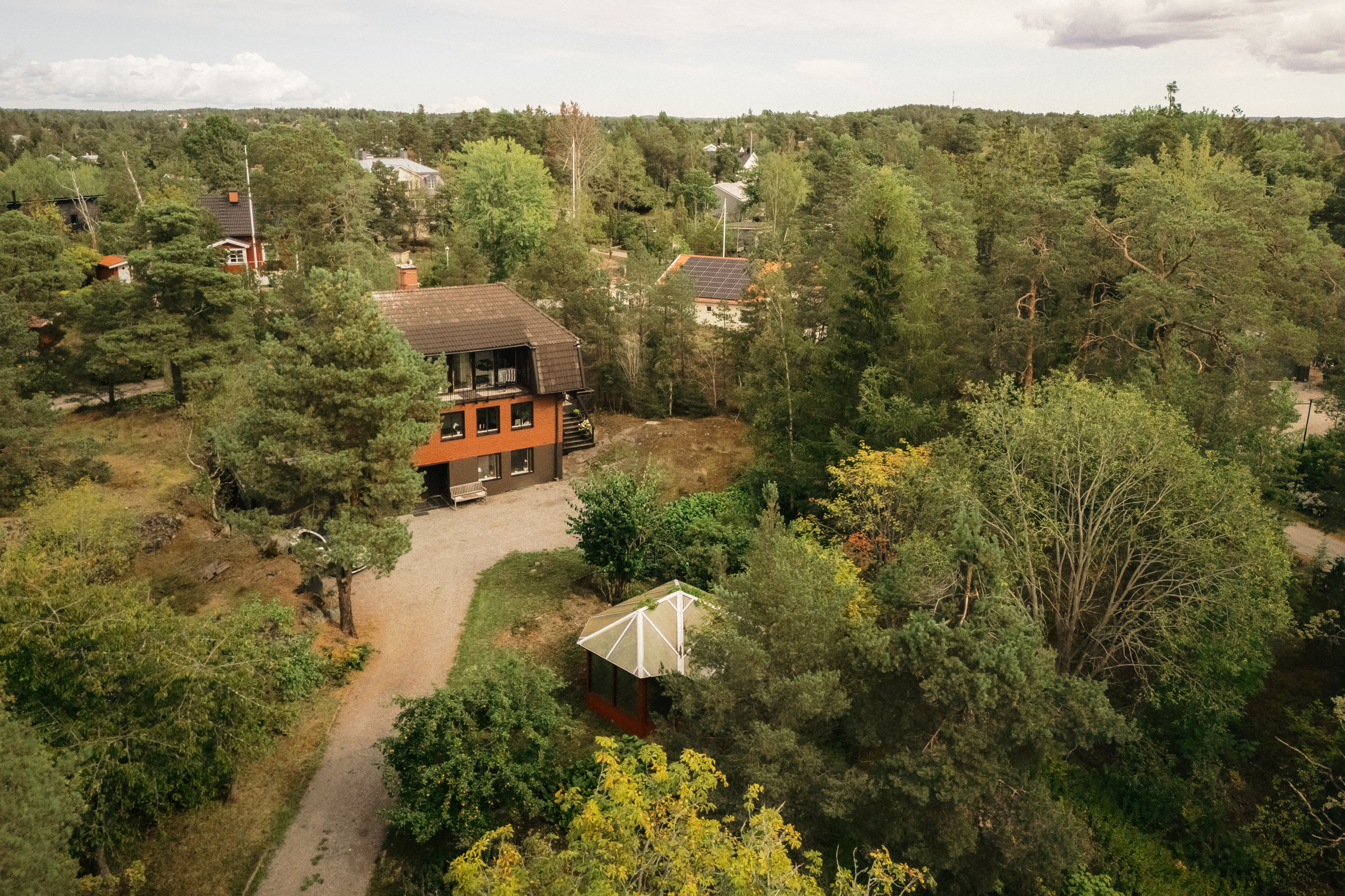 Bostadsbild från Hjärtats väg 5, Till salu i Södra Lännersta, Nacka