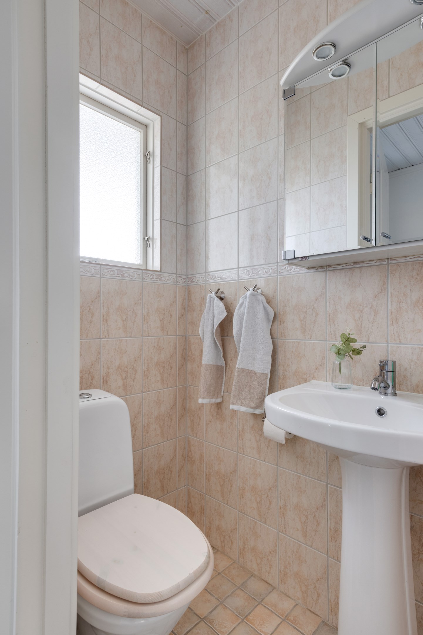 Bostadsbild från Enbärsgränd 11, Till salu i Björklinge, Uppsala