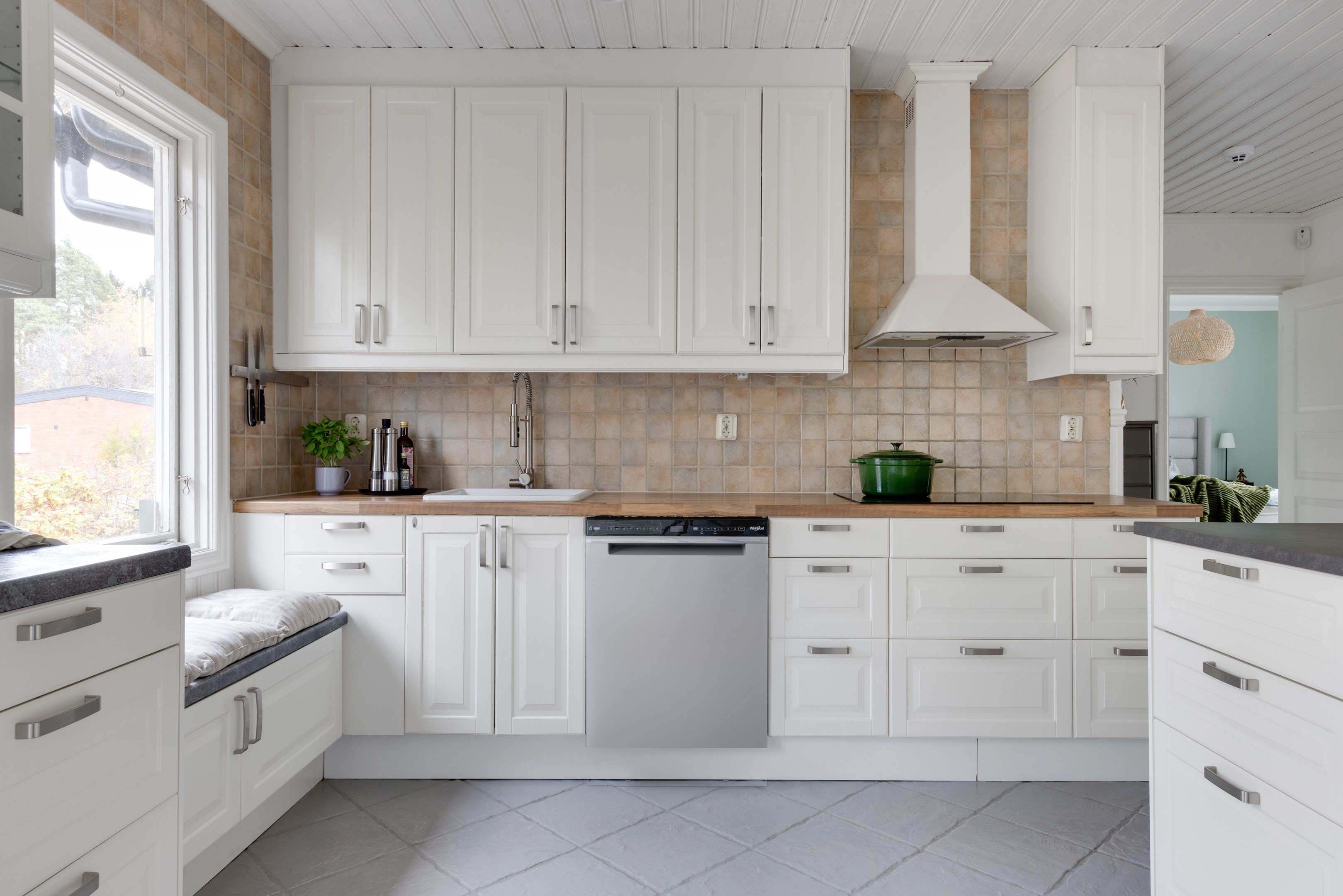 Bostadsbild från Enbärsgränd 11, Till salu i Björklinge, Uppsala