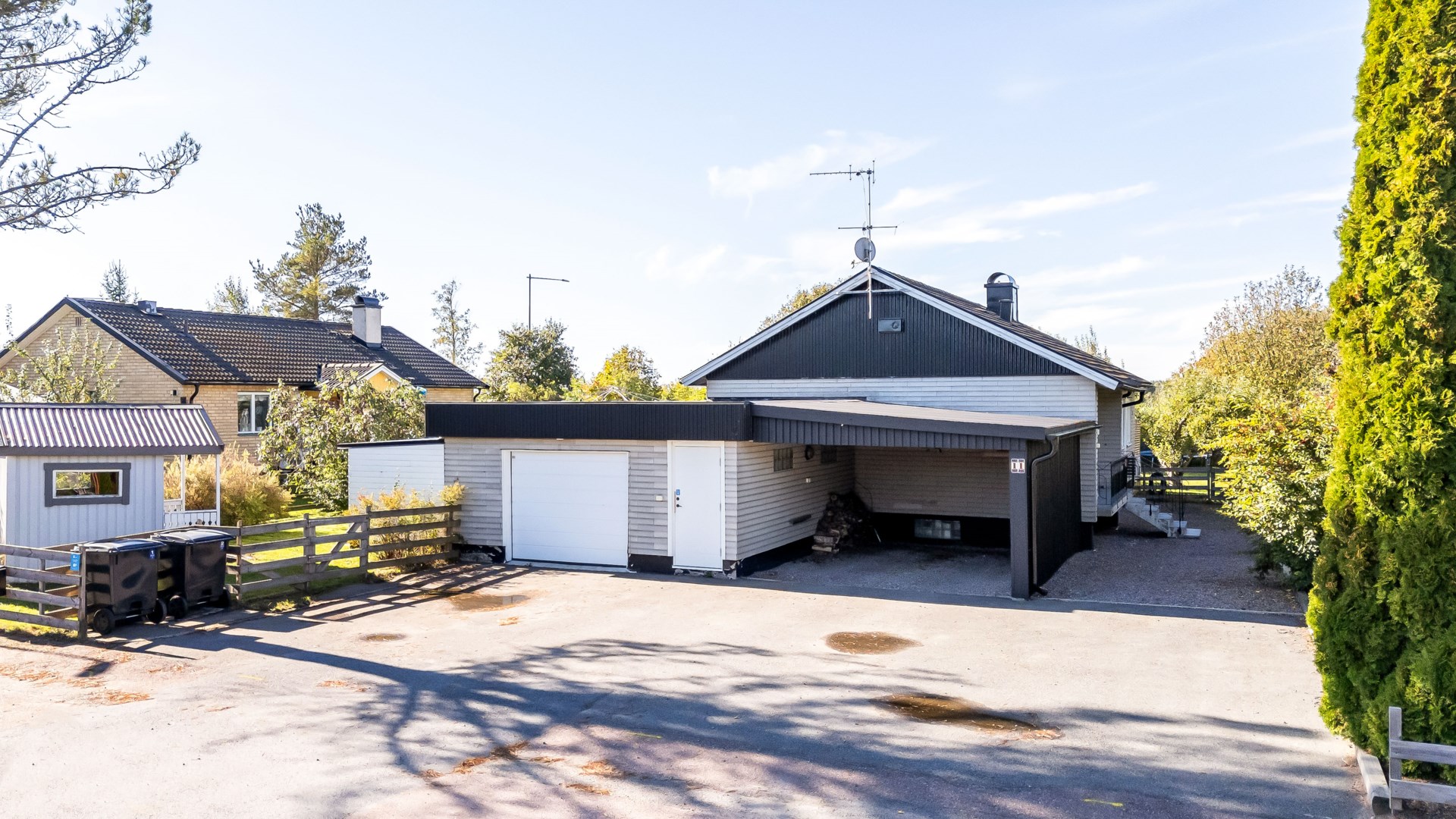 Bostadsbild från Enbärsgränd 11, Till salu i Björklinge, Uppsala