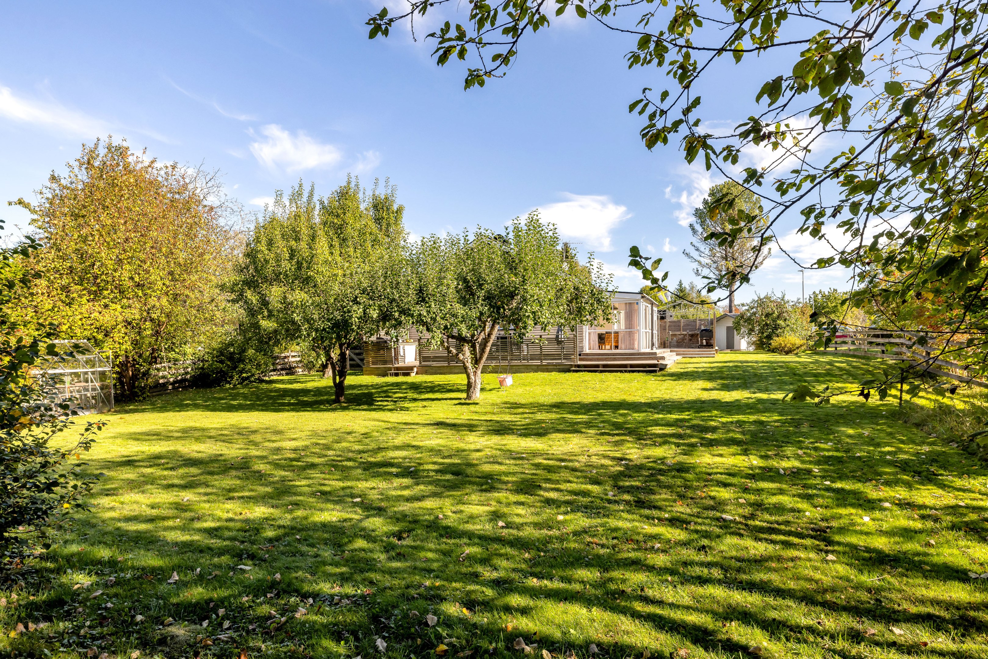 Bostadsbild från Enbärsgränd 11, Till salu i Björklinge, Uppsala