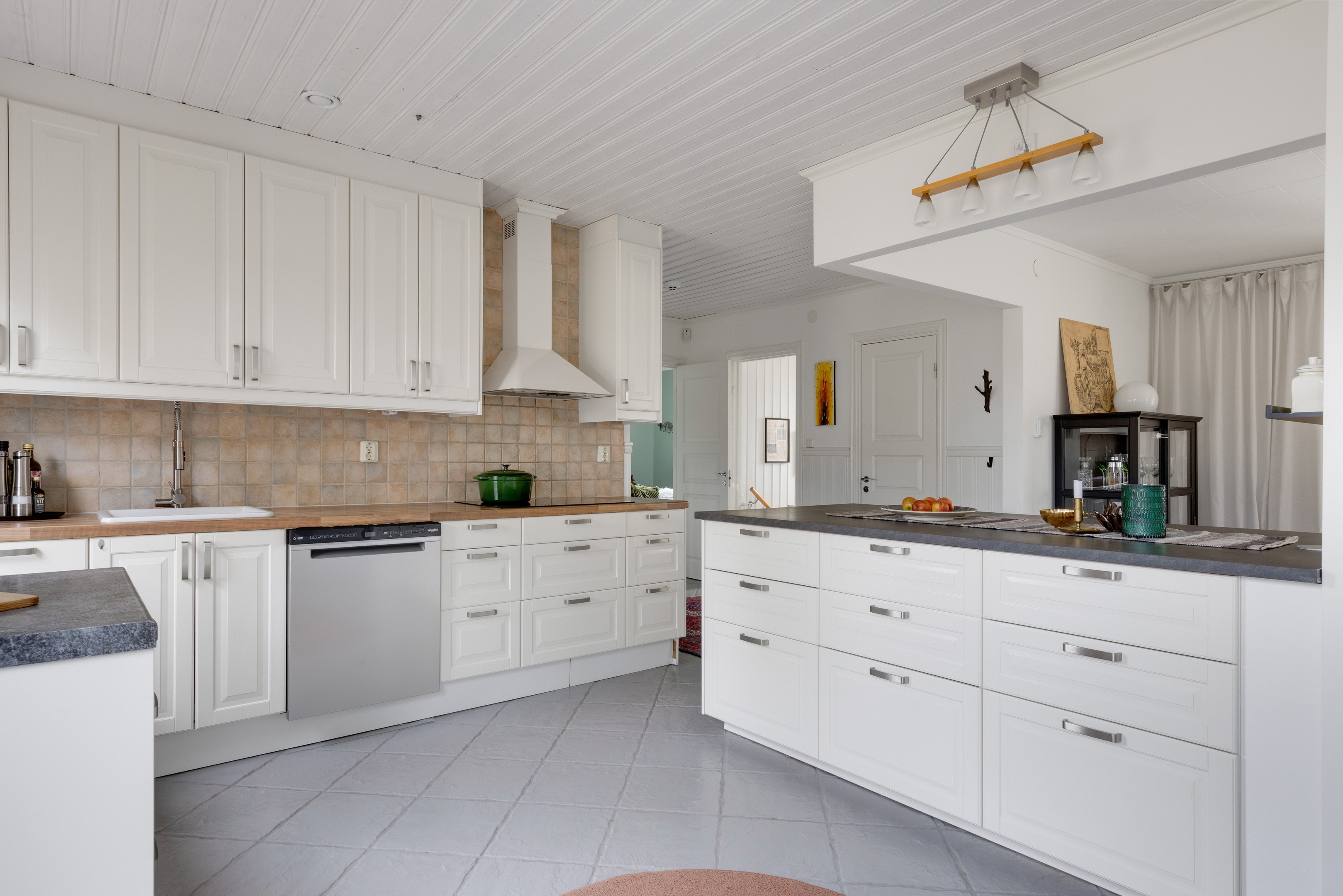 Bostadsbild från Enbärsgränd 11, Till salu i Björklinge, Uppsala